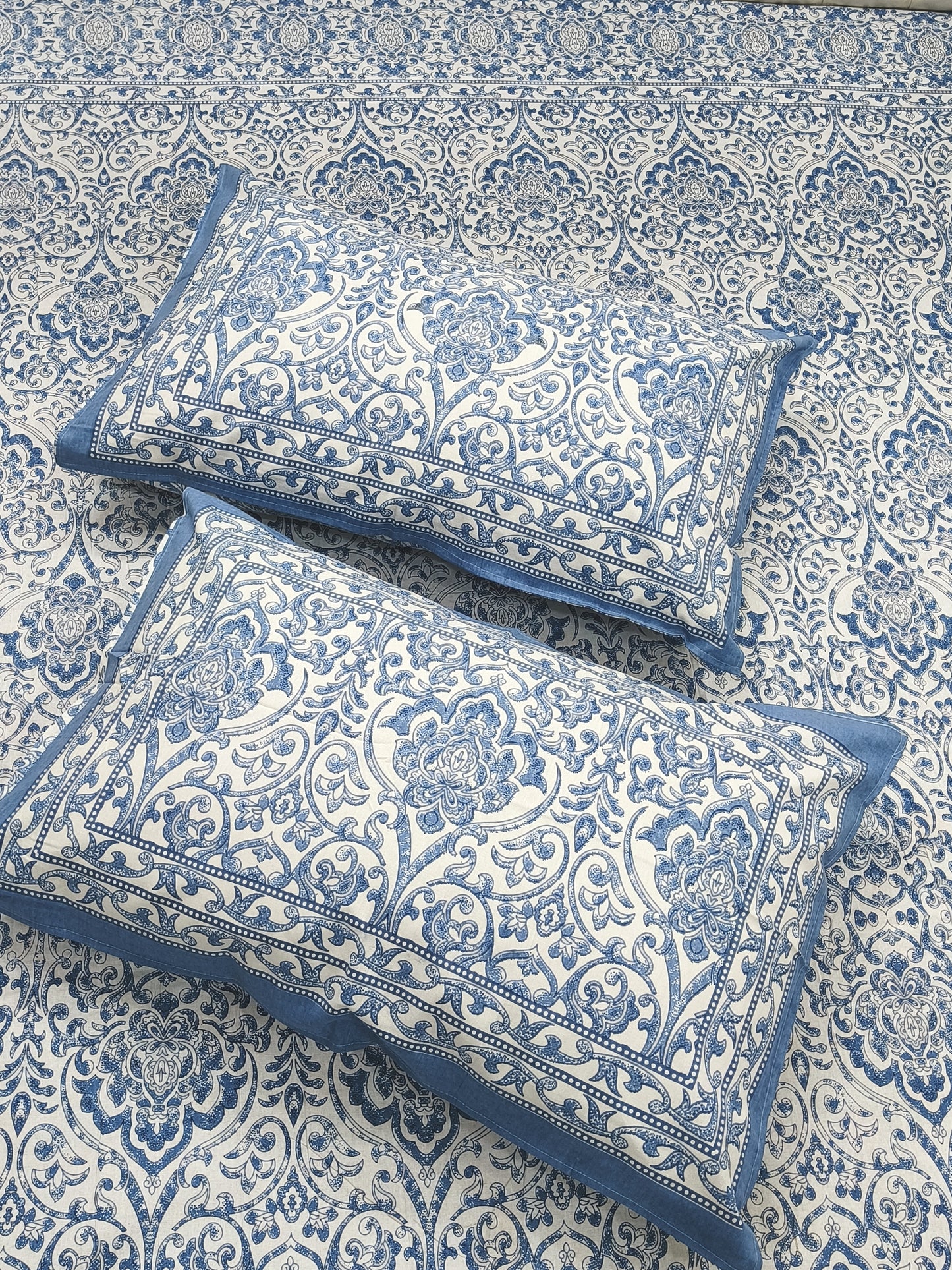 FRESH ARRIVALS Gulbahaar King Size Bedsheets