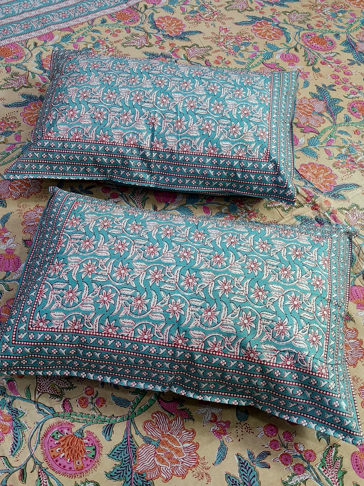 FRESH ARRIVALS Gulbahaar King Size Bedsheets