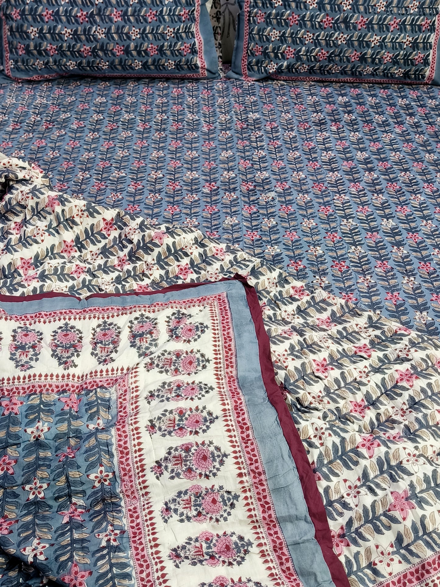 Bedding Sets with Quilts