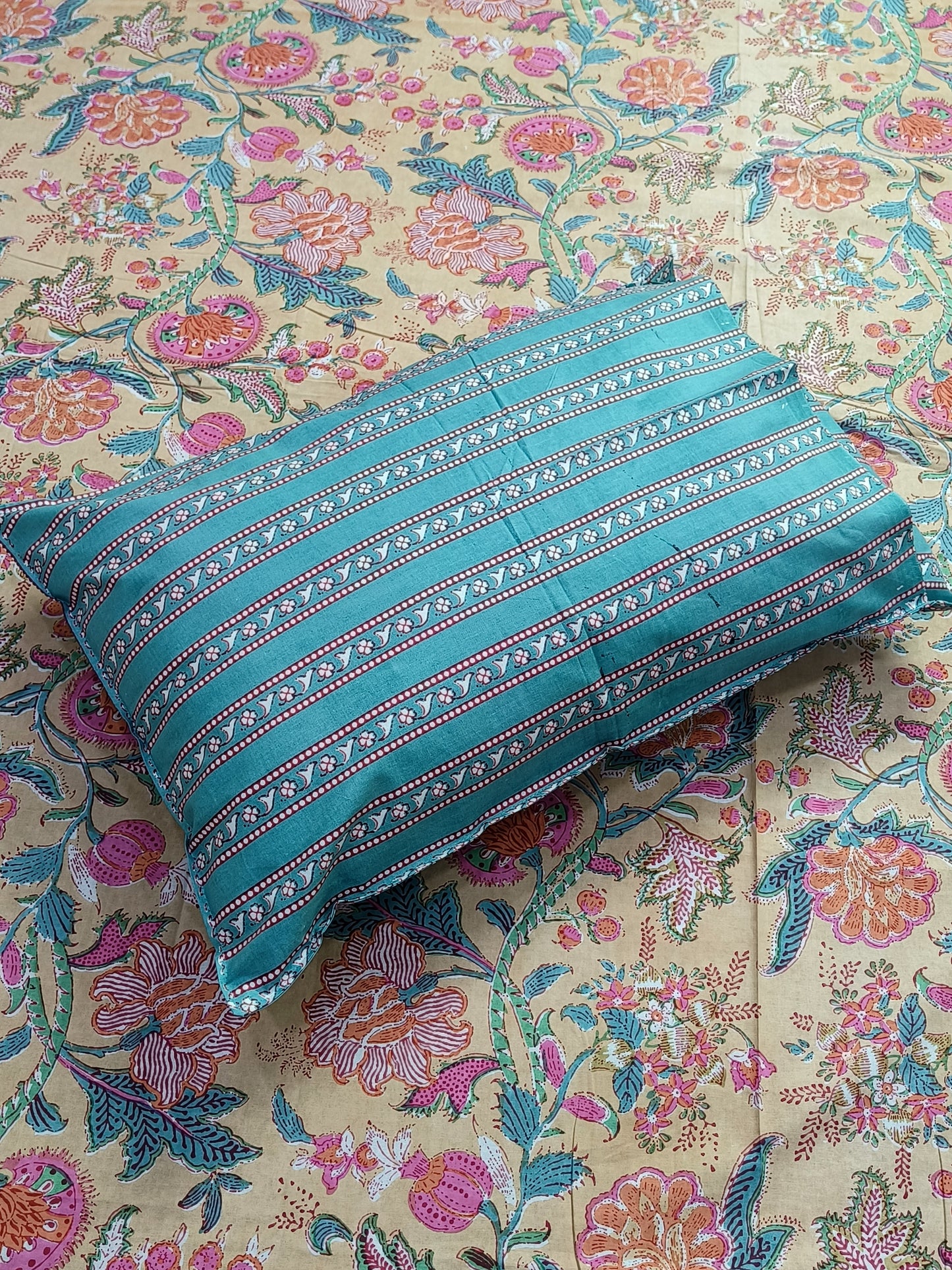 FRESH ARRIVALS Gulbahaar King Size Bedsheets