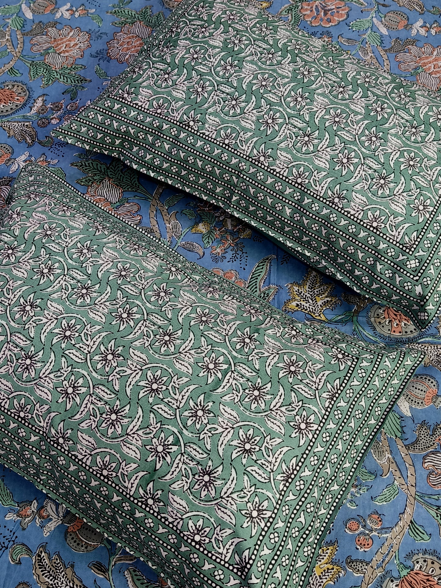 FRESH ARRIVALS Gulbahaar King Size Bedsheets