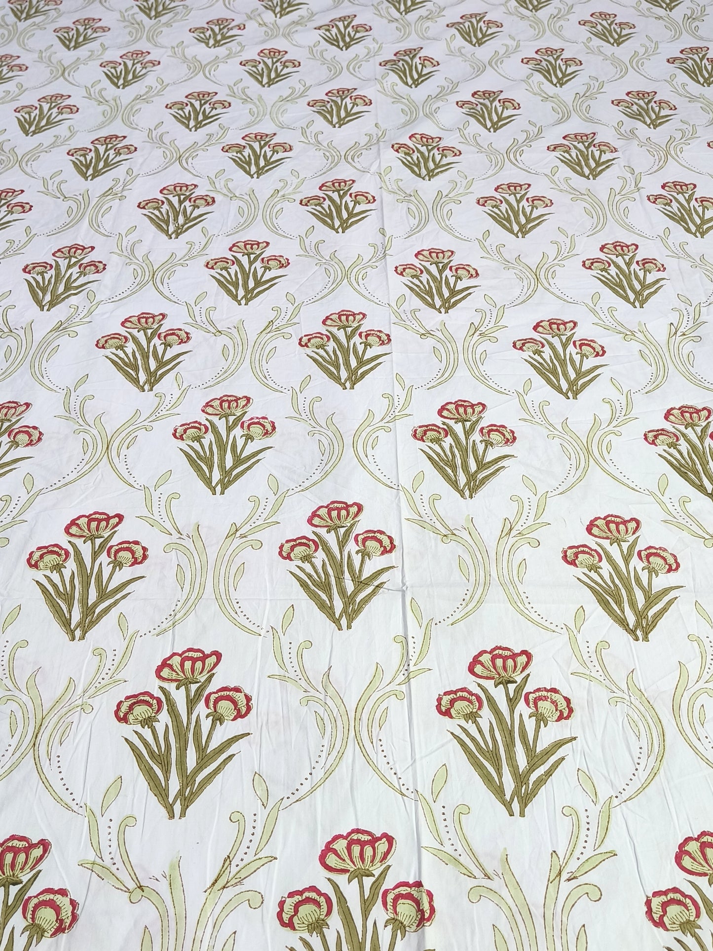 Bedsheet With King Size Pillow Cases