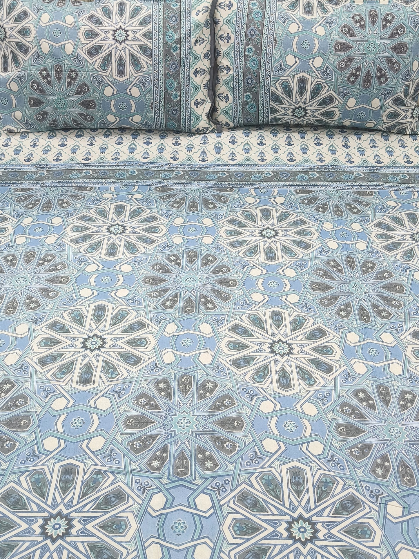 FRESH ARRIVALS Gulbahaar King Size Bedsheets