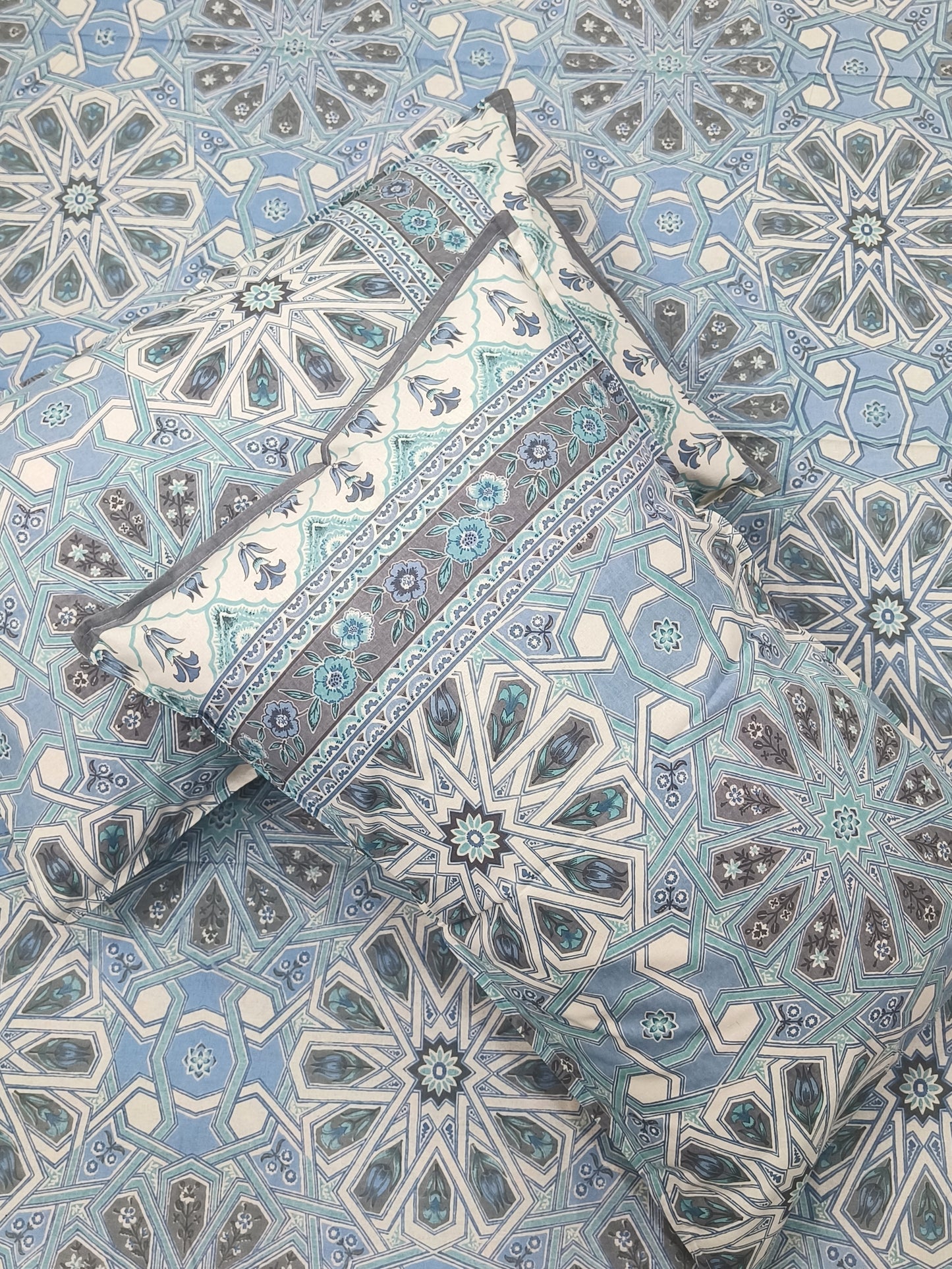 FRESH ARRIVALS Gulbahaar King Size Bedsheets
