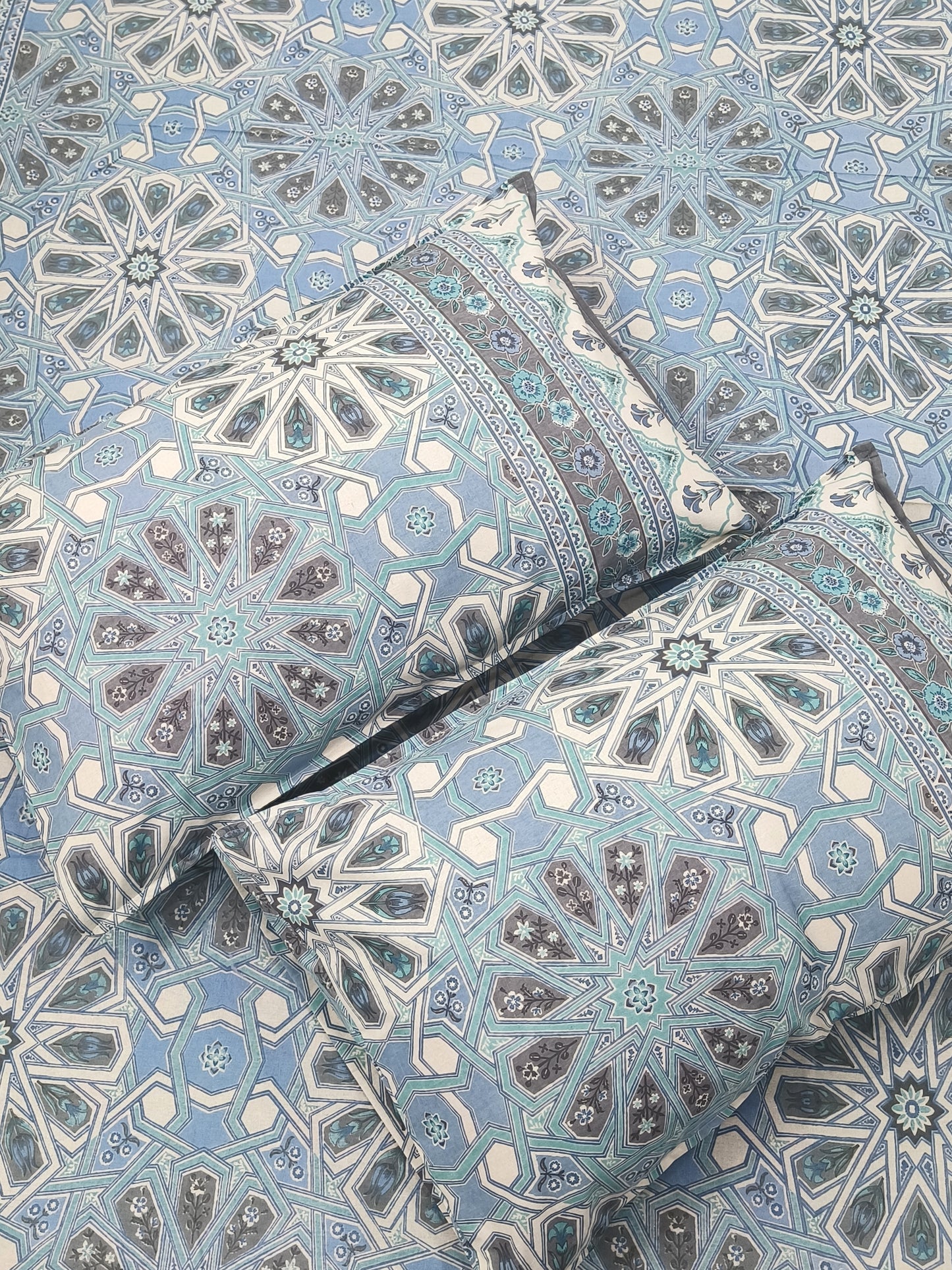 FRESH ARRIVALS Gulbahaar King Size Bedsheets