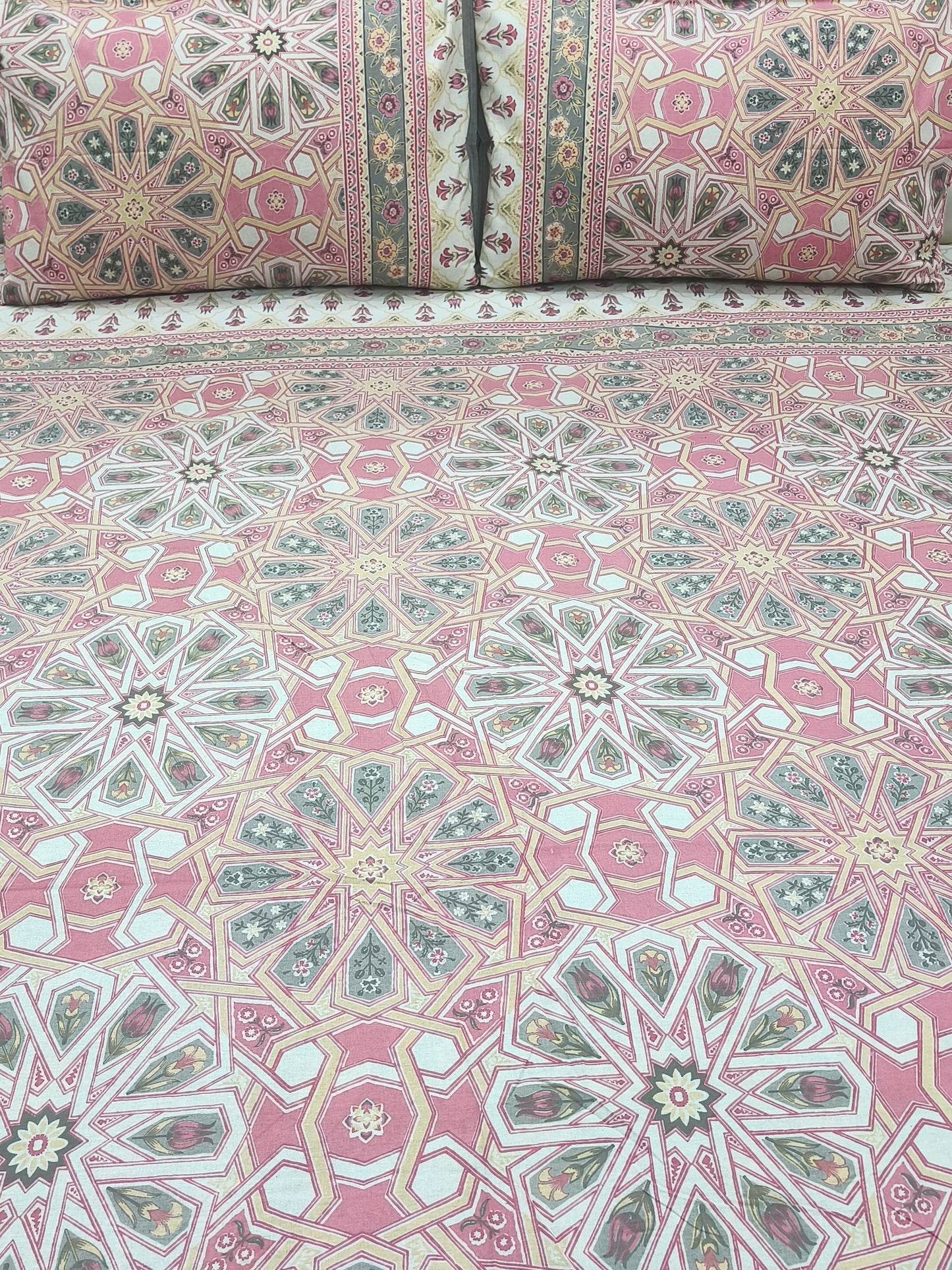 FRESH ARRIVALS Gulbahaar King Size Bedsheets