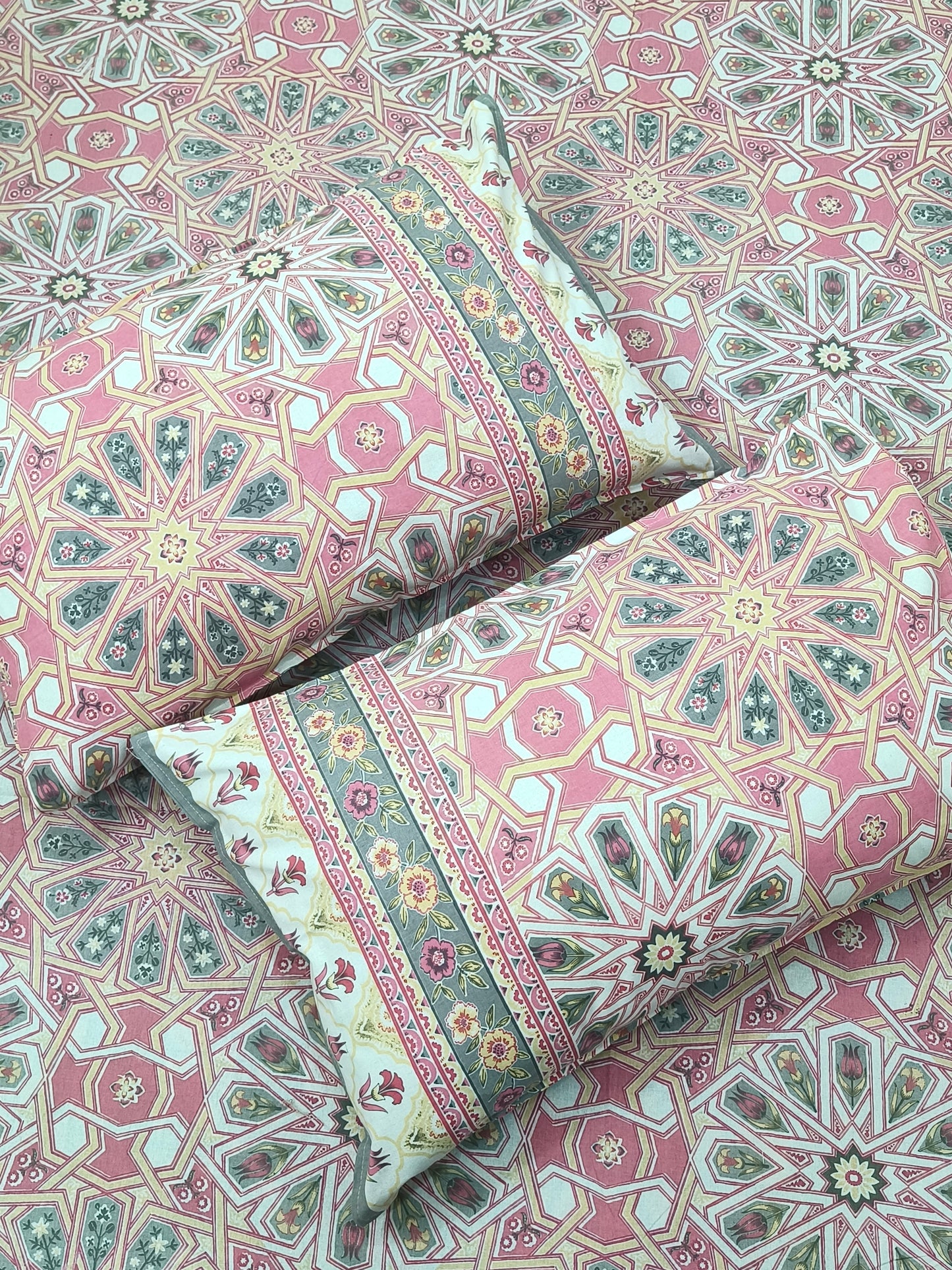 FRESH ARRIVALS Gulbahaar King Size Bedsheets
