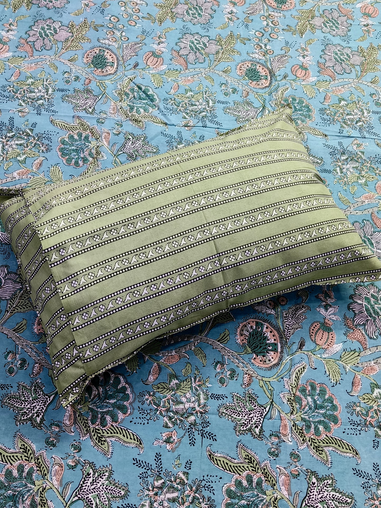 FRESH ARRIVALS Gulbahaar King Size Bedsheets