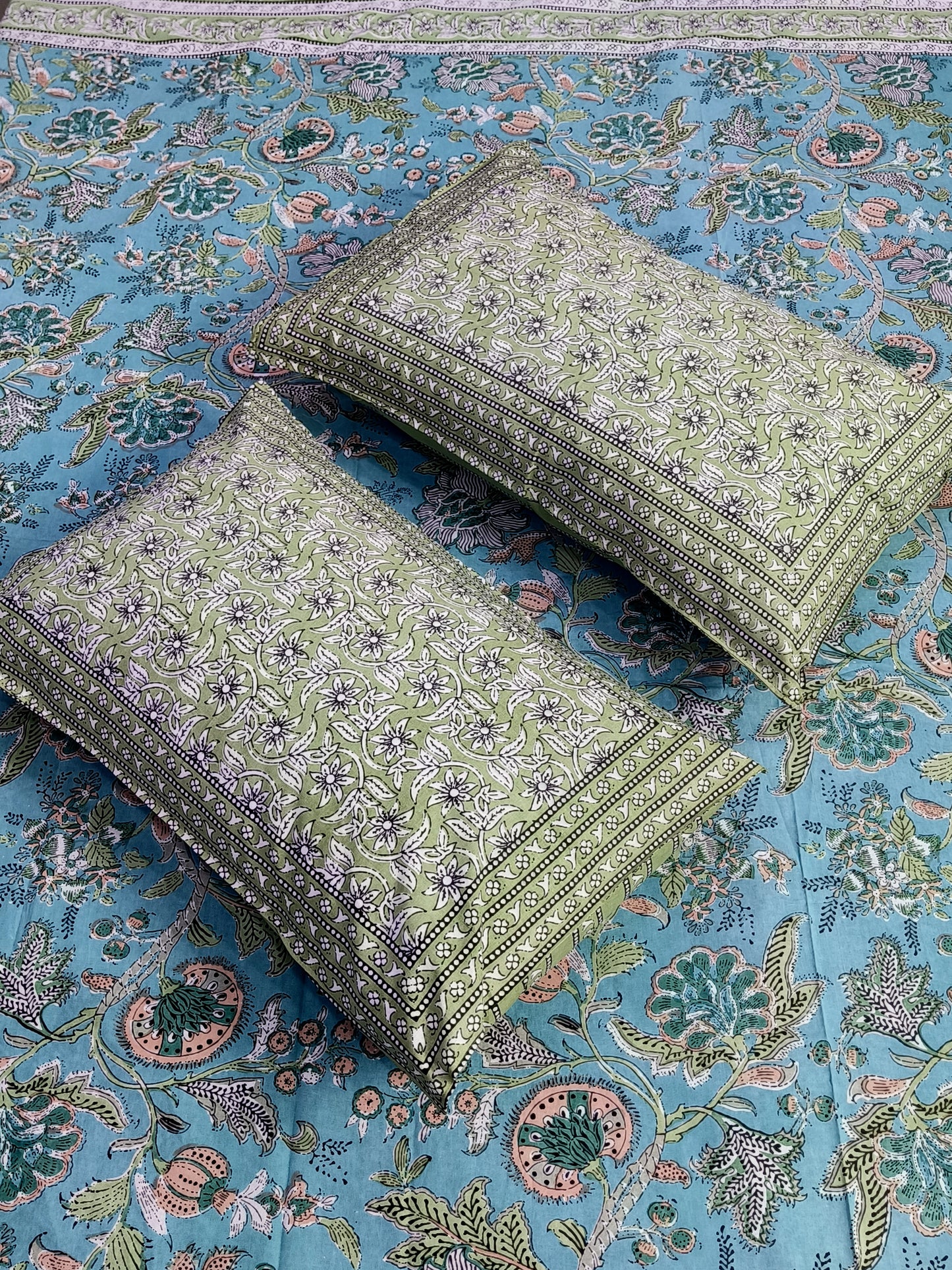 FRESH ARRIVALS Gulbahaar King Size Bedsheets