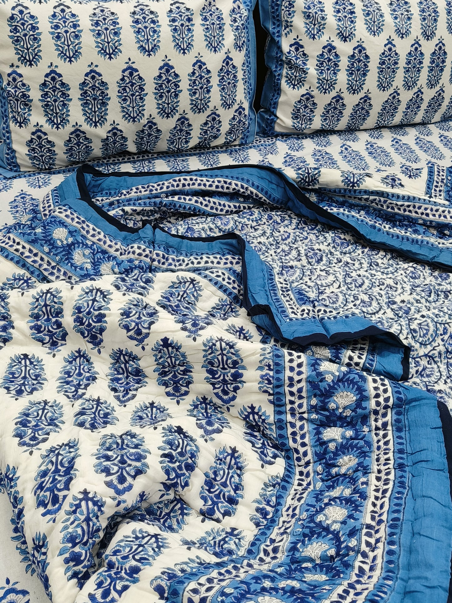 Bedding Sets with Quilts