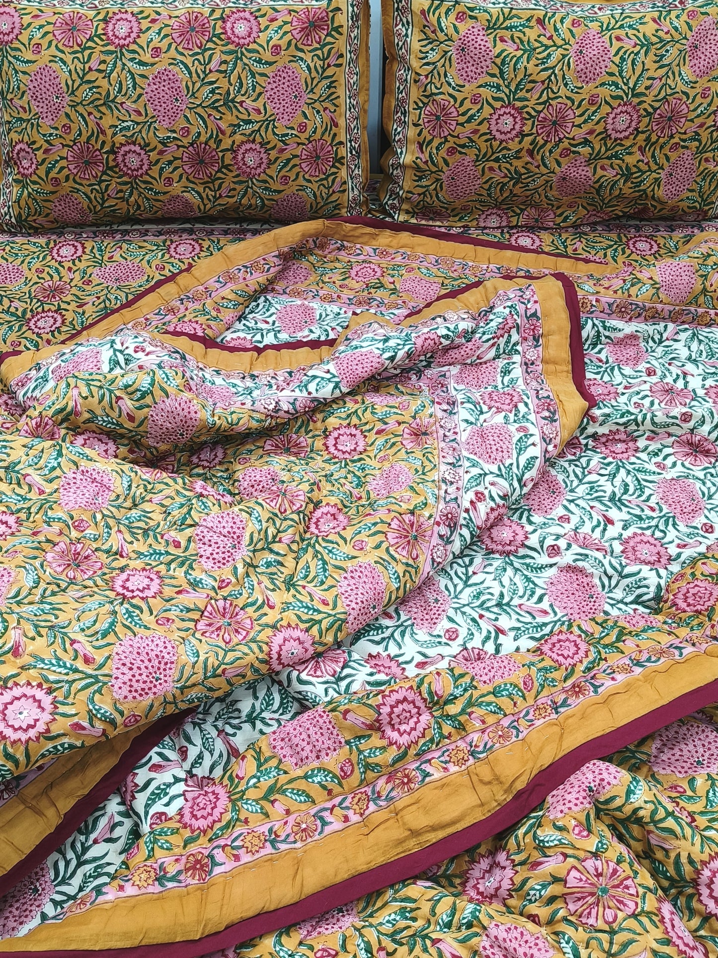 Bedding Sets with Quilts