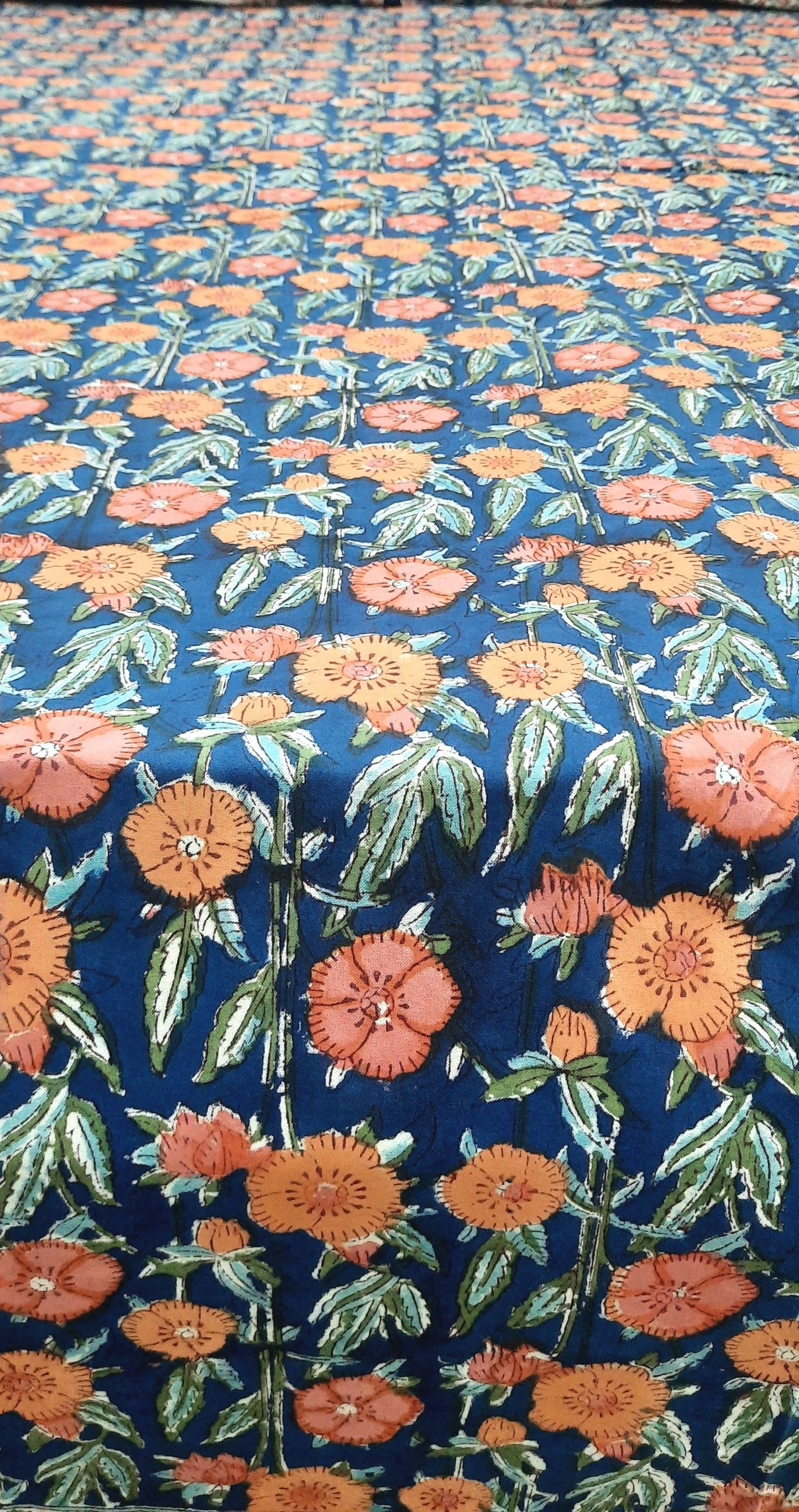Bedsheet With King Size Pillow Cases