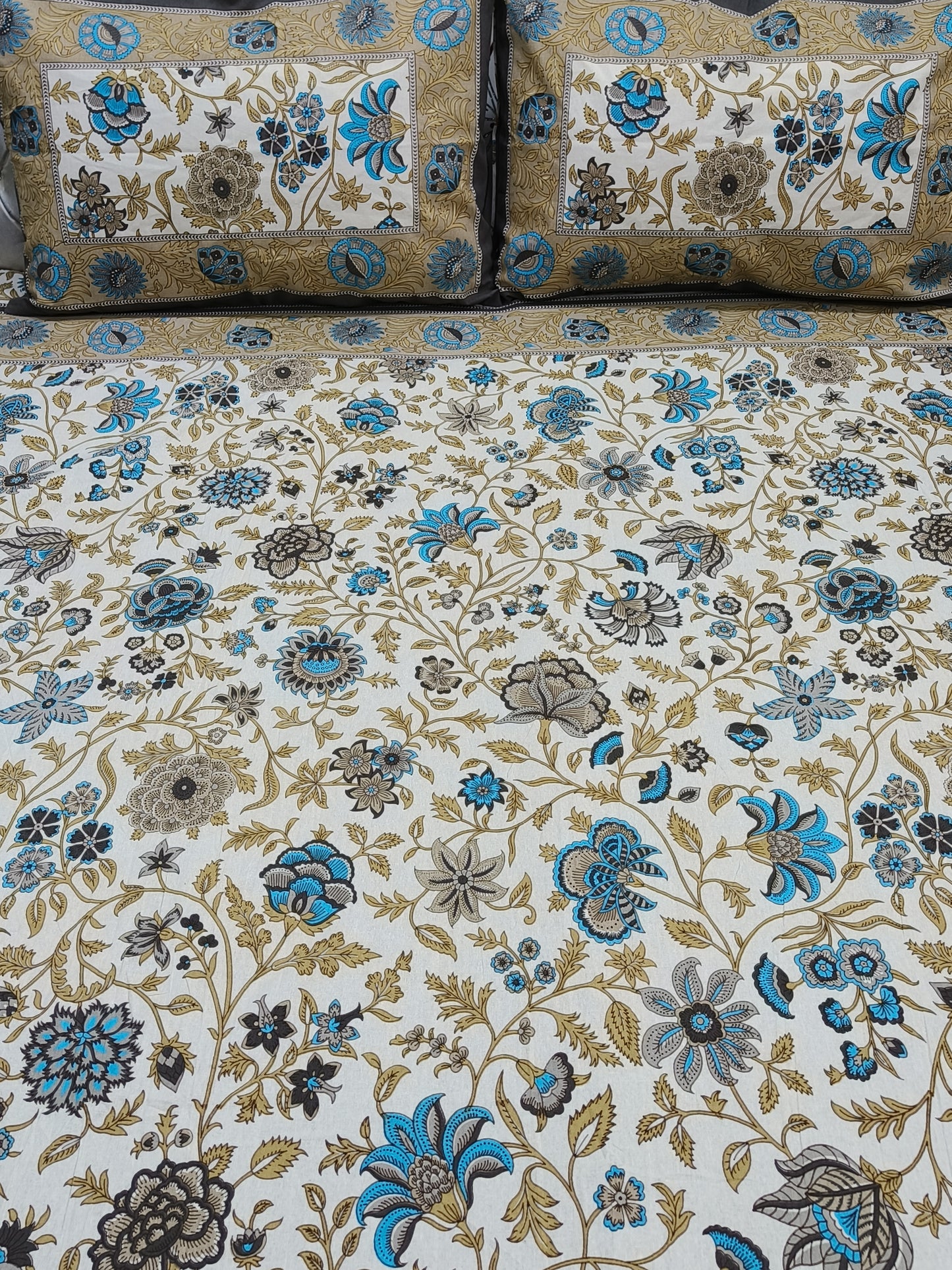 FRESH ARRIVALS Gulbahaar King Size Bedsheets(Dispatch Time 24 Hours)