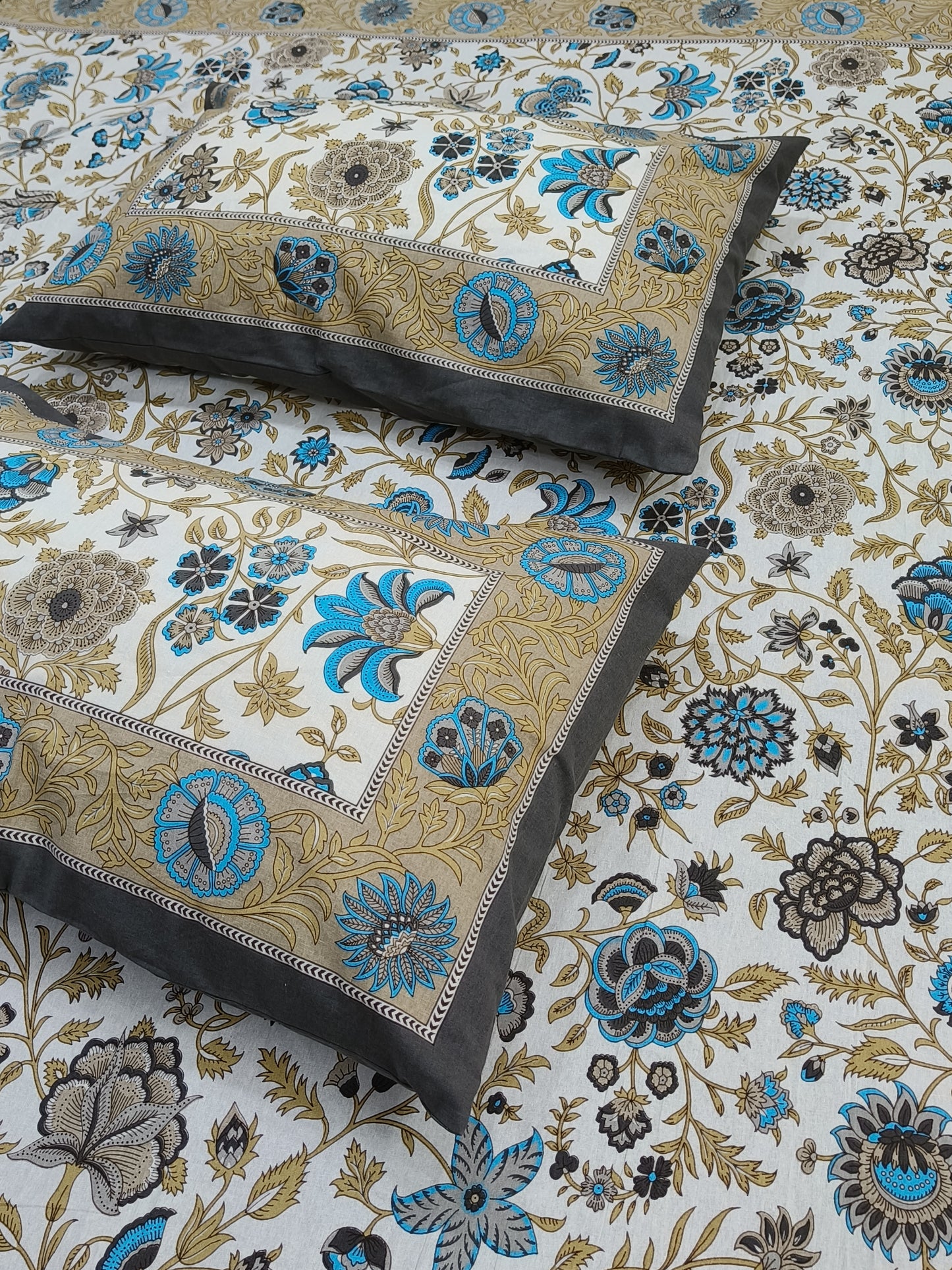 FRESH ARRIVALS Gulbahaar King Size Bedsheets(Dispatch Time 24 Hours)