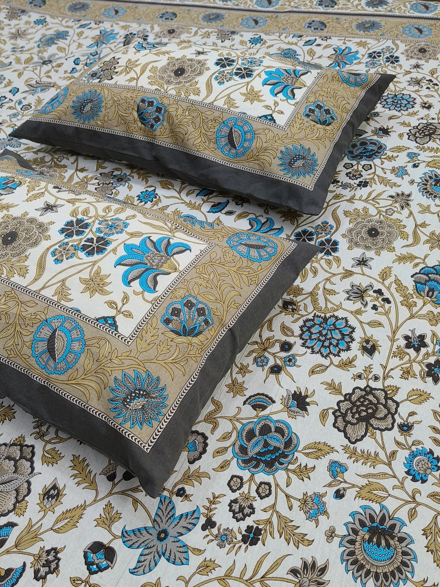 FRESH ARRIVALS Gulbahaar King Size Bedsheets(Dispatch Time 24 Hours)