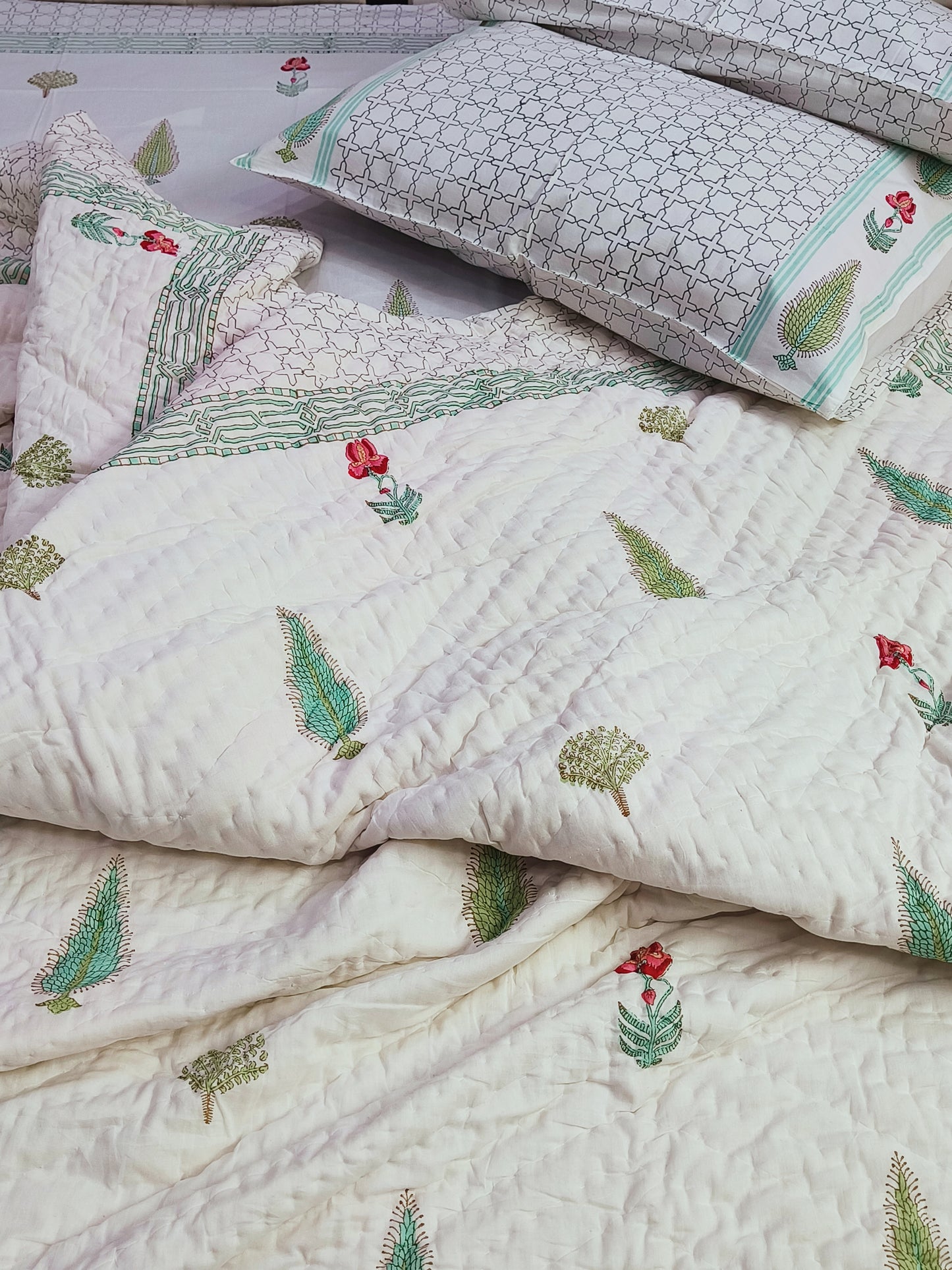 Bedding Sets with Quilts