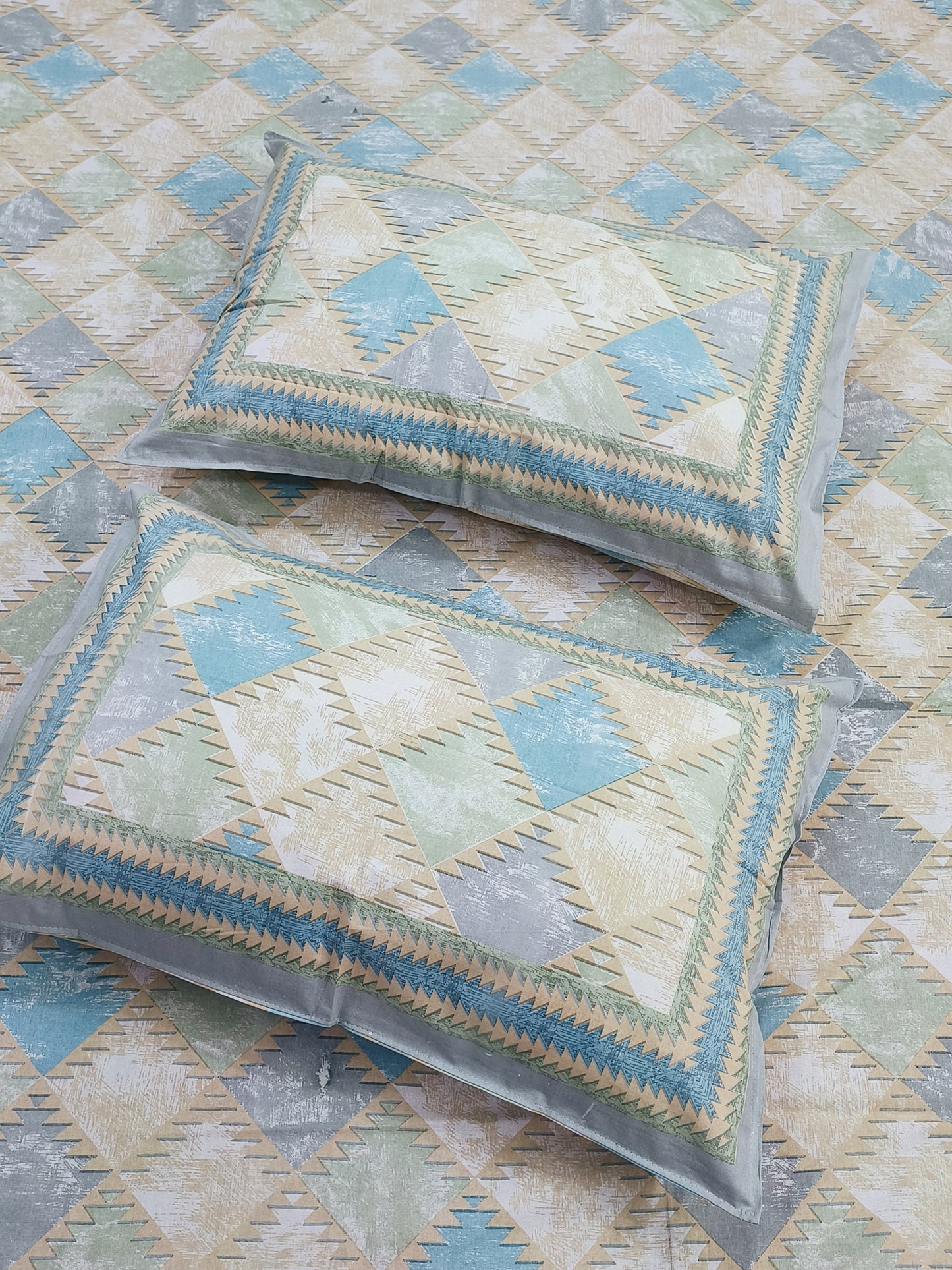 FRESH ARRIVALS Gulbahaar King Size Bedsheets