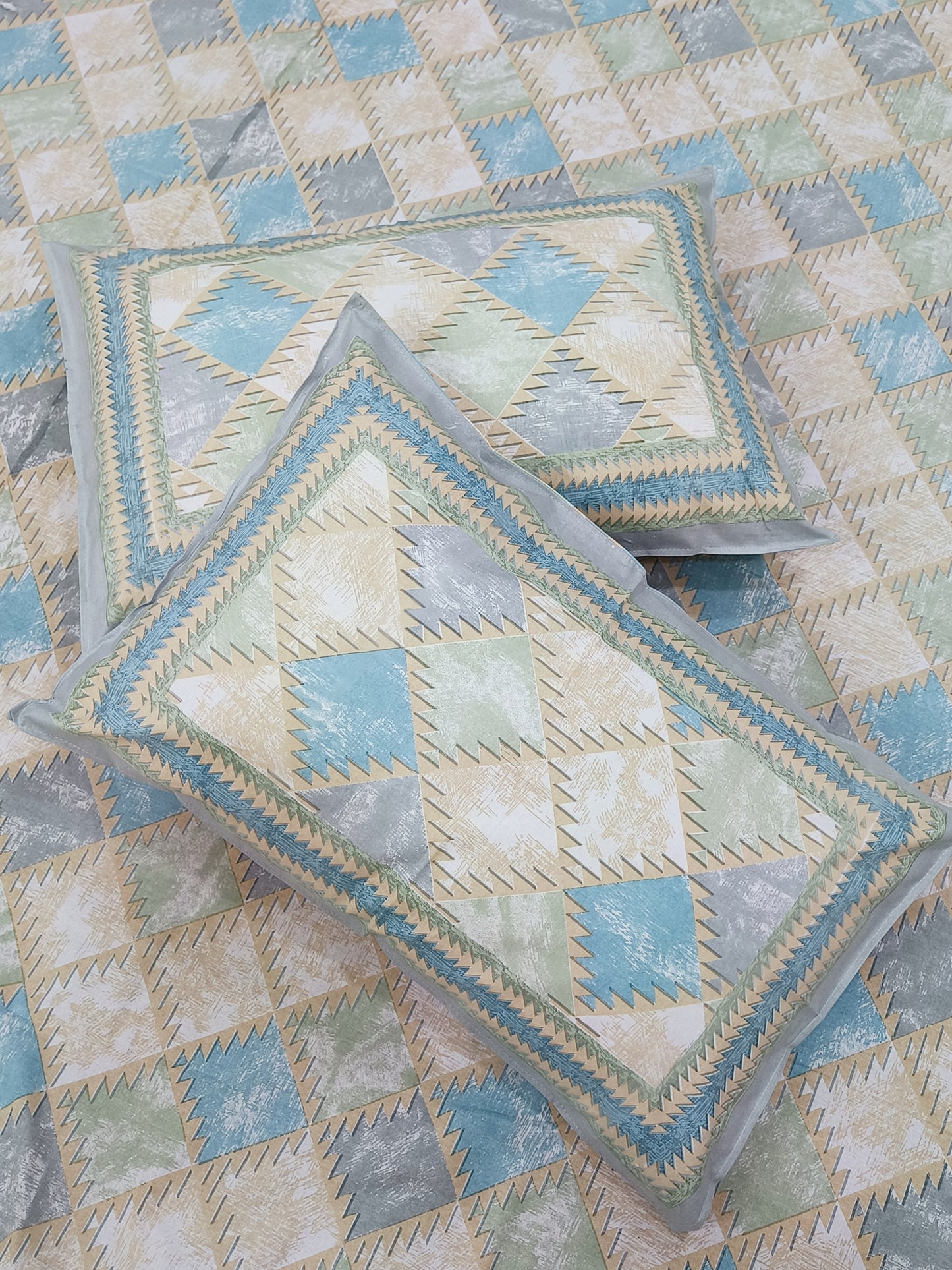 FRESH ARRIVALS Gulbahaar King Size Bedsheets