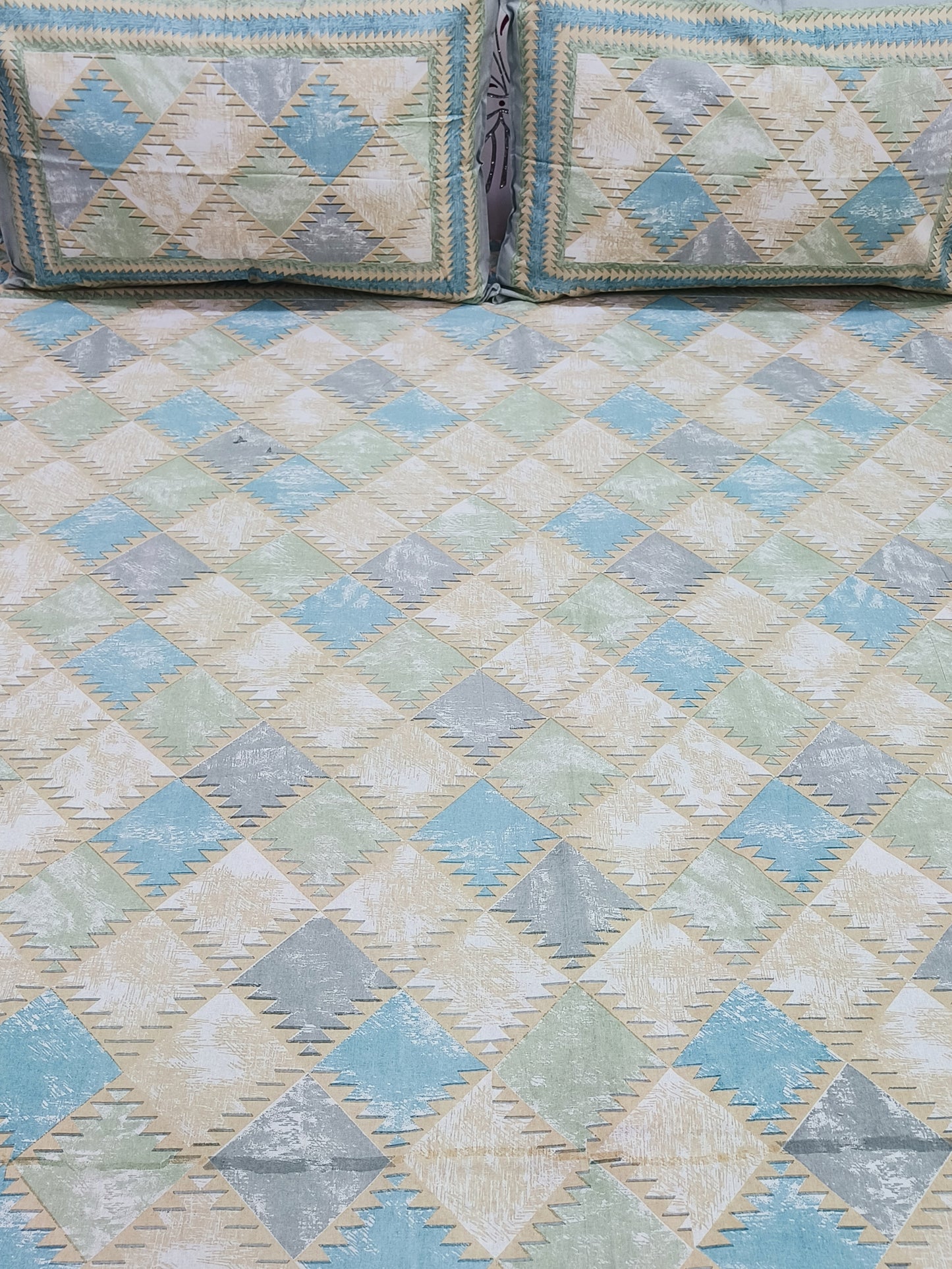FRESH ARRIVALS Gulbahaar King Size Bedsheets