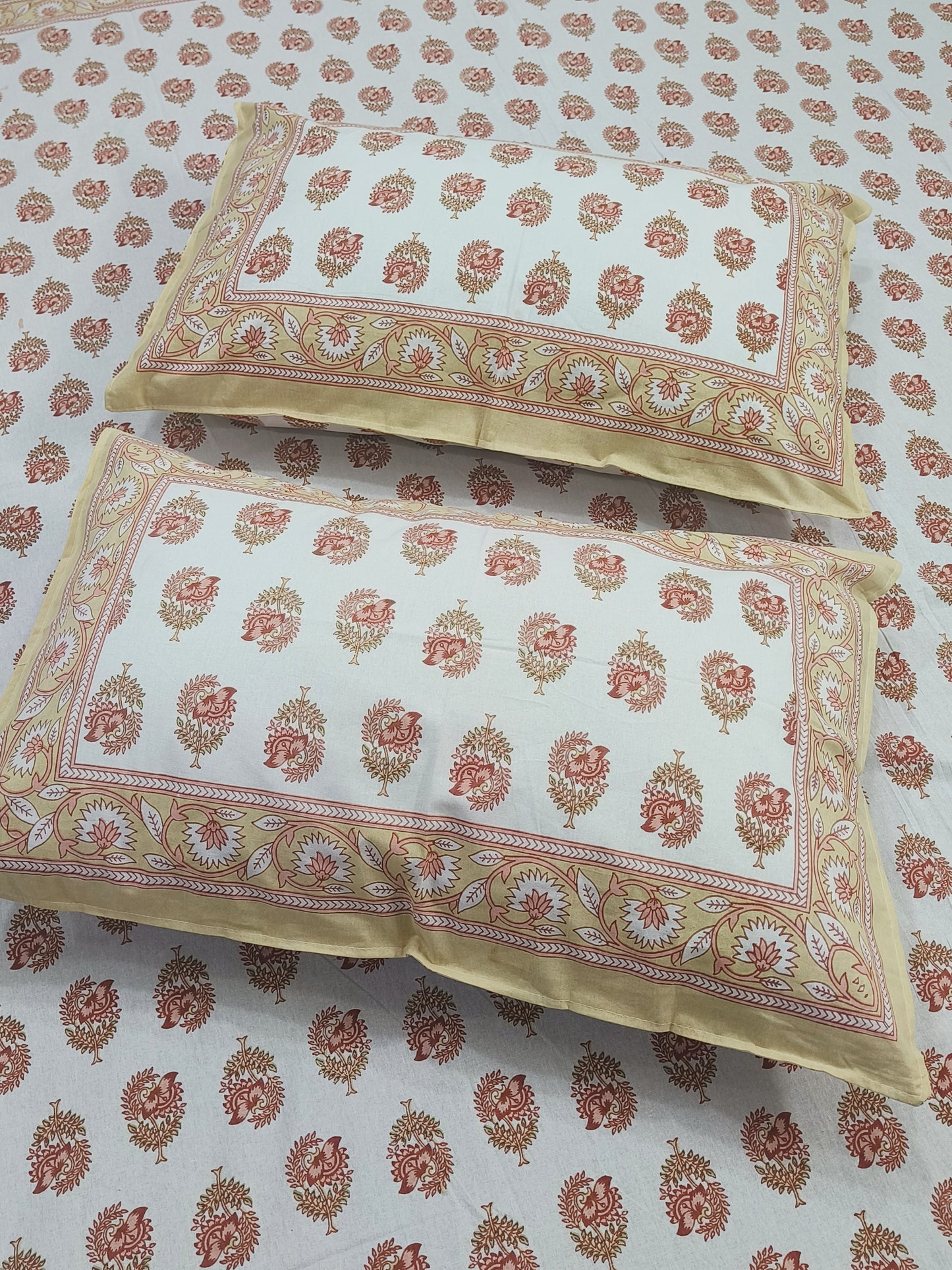 FRESH ARRIVALS Gulbahaar King Size Bedsheets