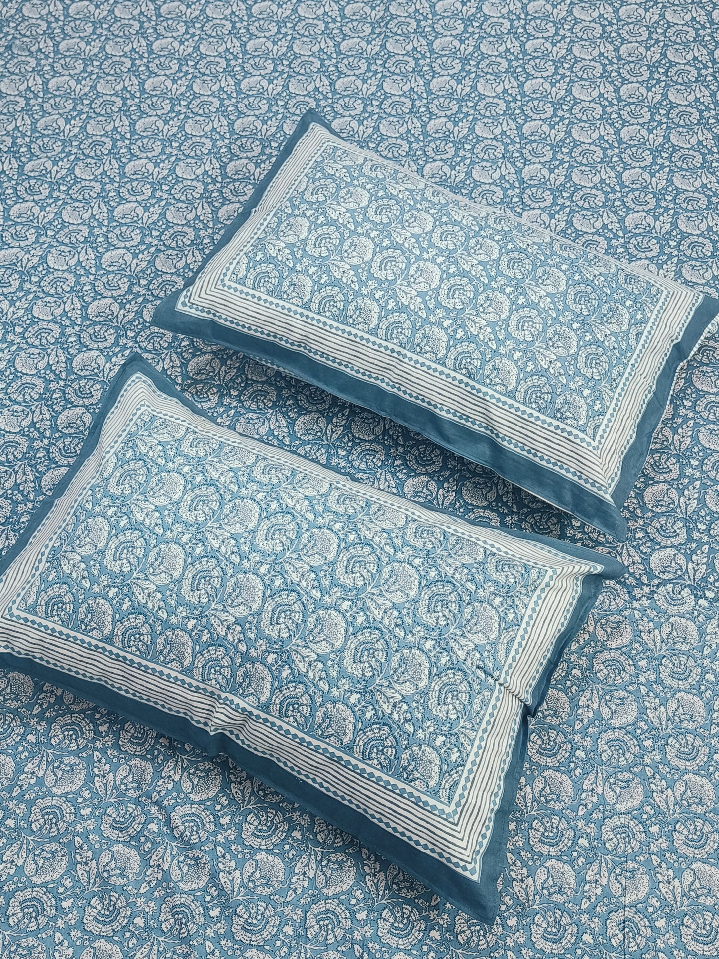 FRESH ARRIVALS Gulbahaar King Size Bedsheets