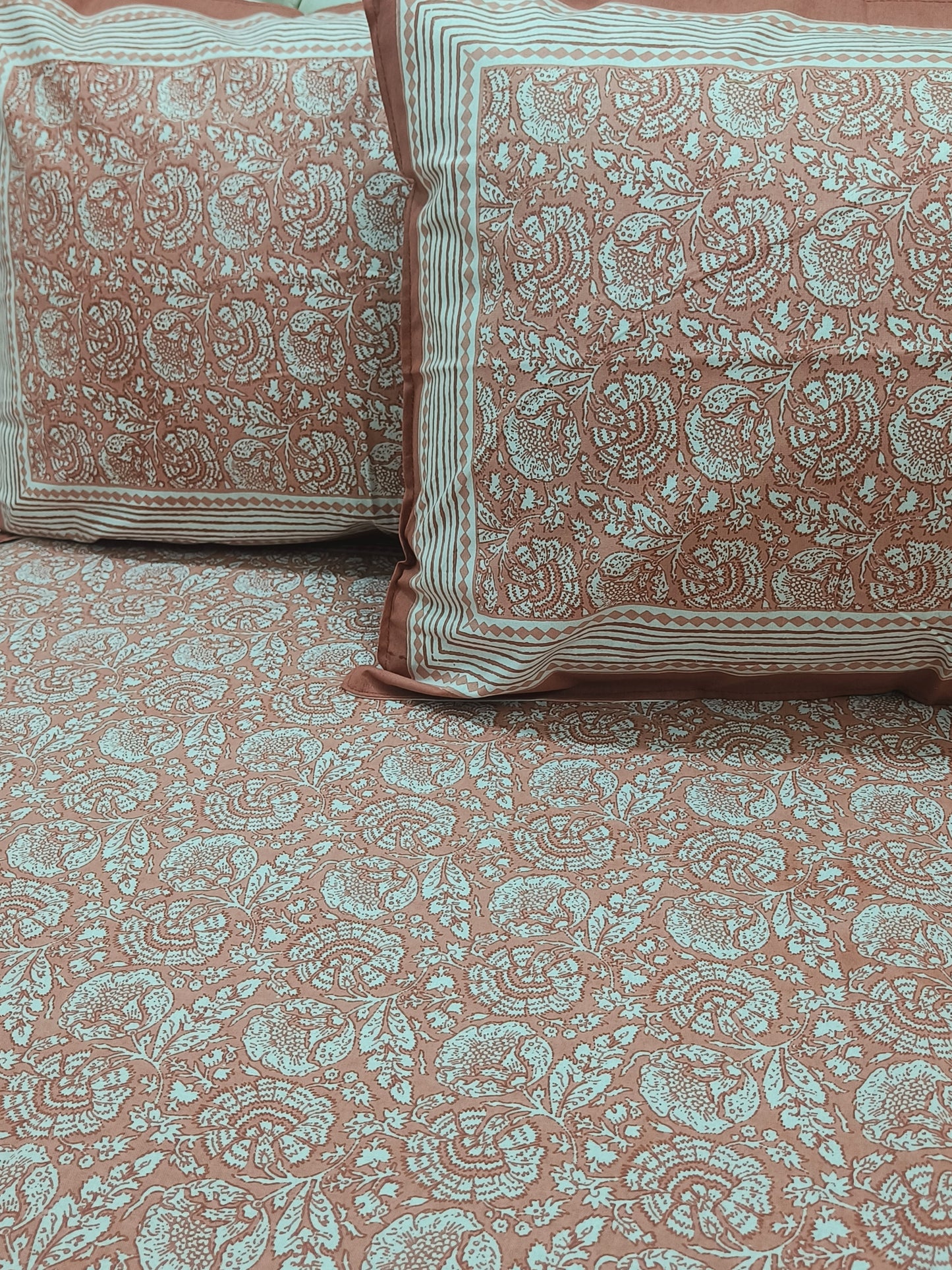 FRESH ARRIVALS Gulbahaar King Size Bedsheets