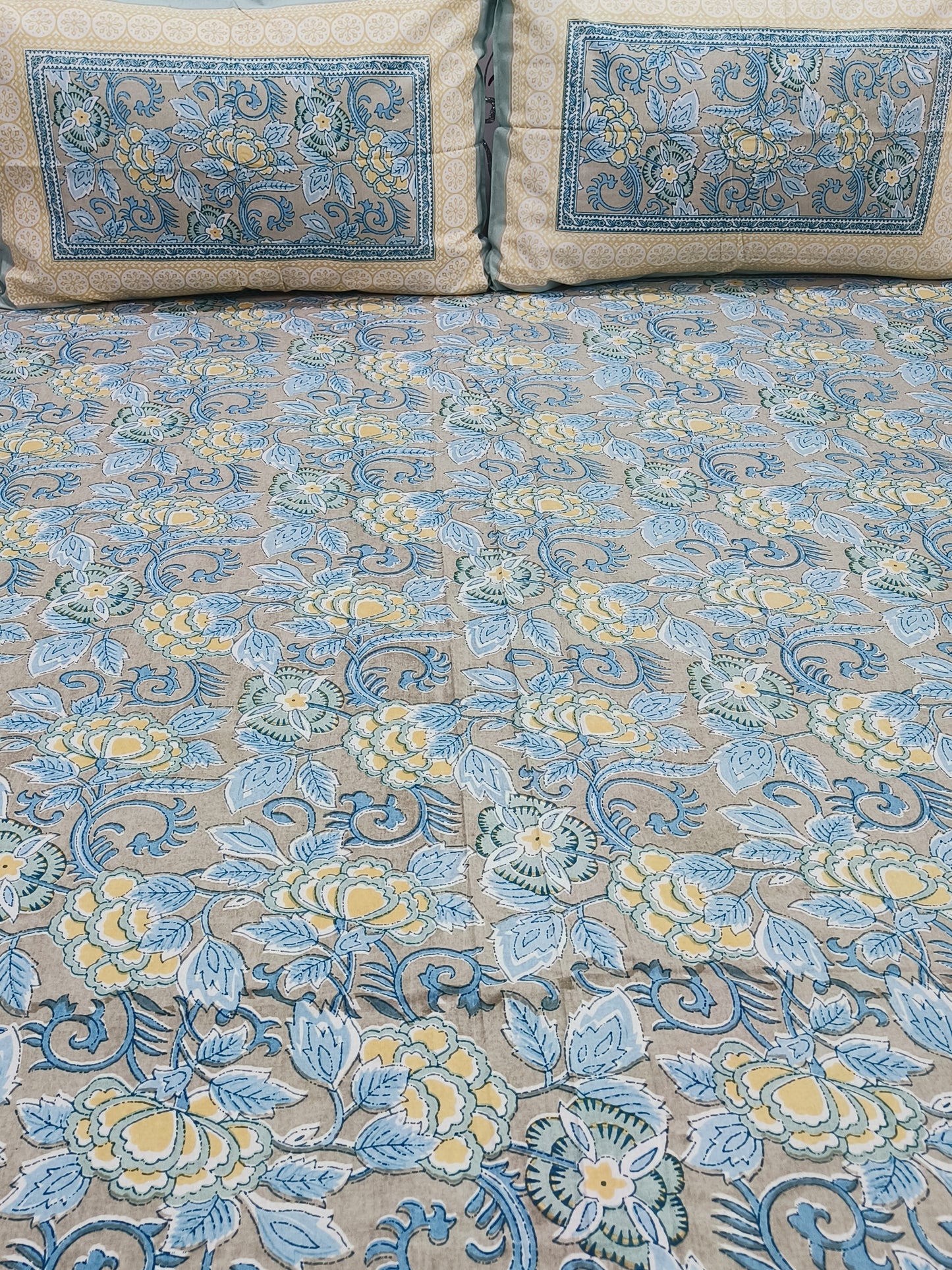 FRESH ARRIVALS Gulbahaar King Size Bedsheets