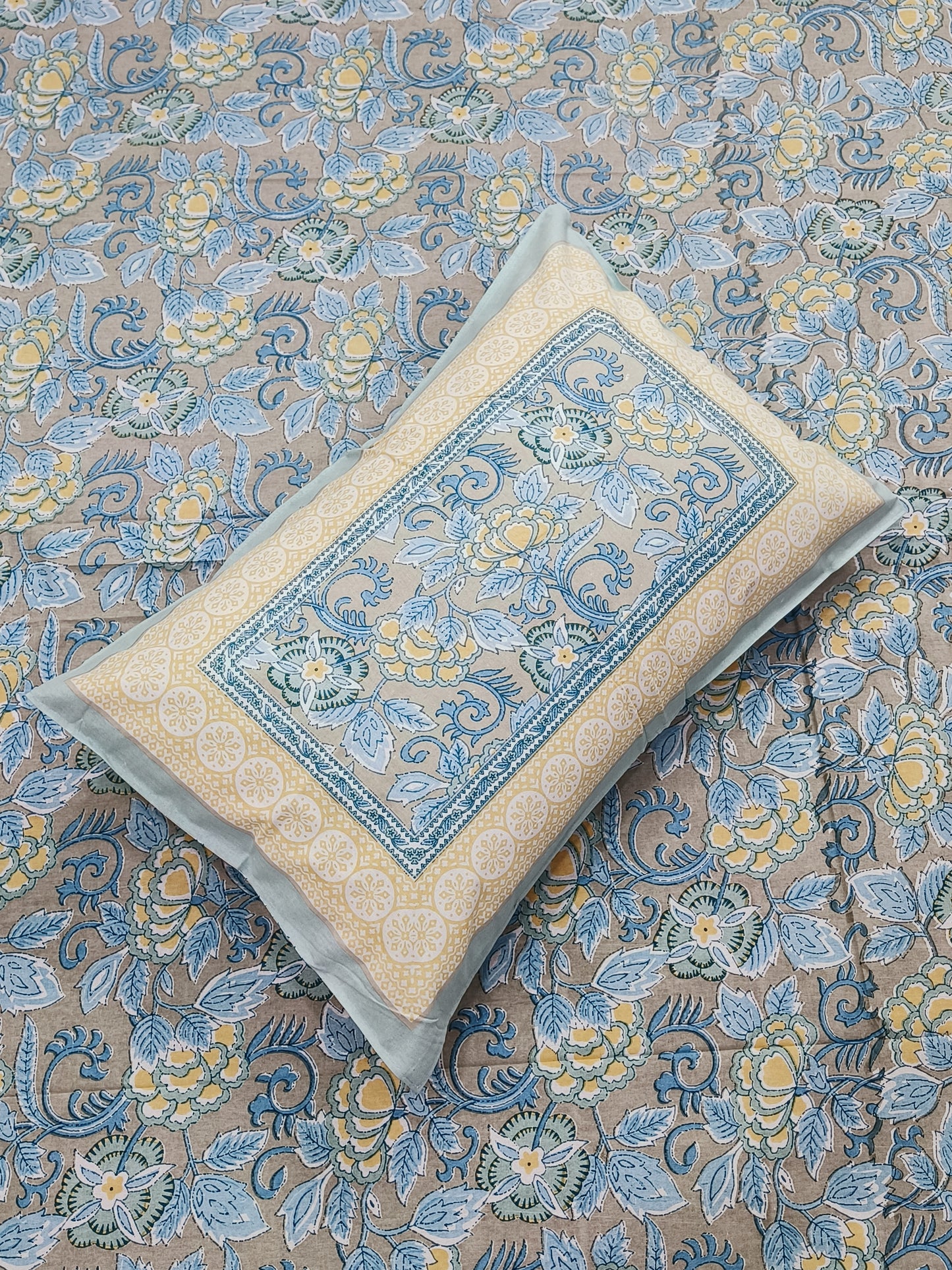 FRESH ARRIVALS Gulbahaar King Size Bedsheets