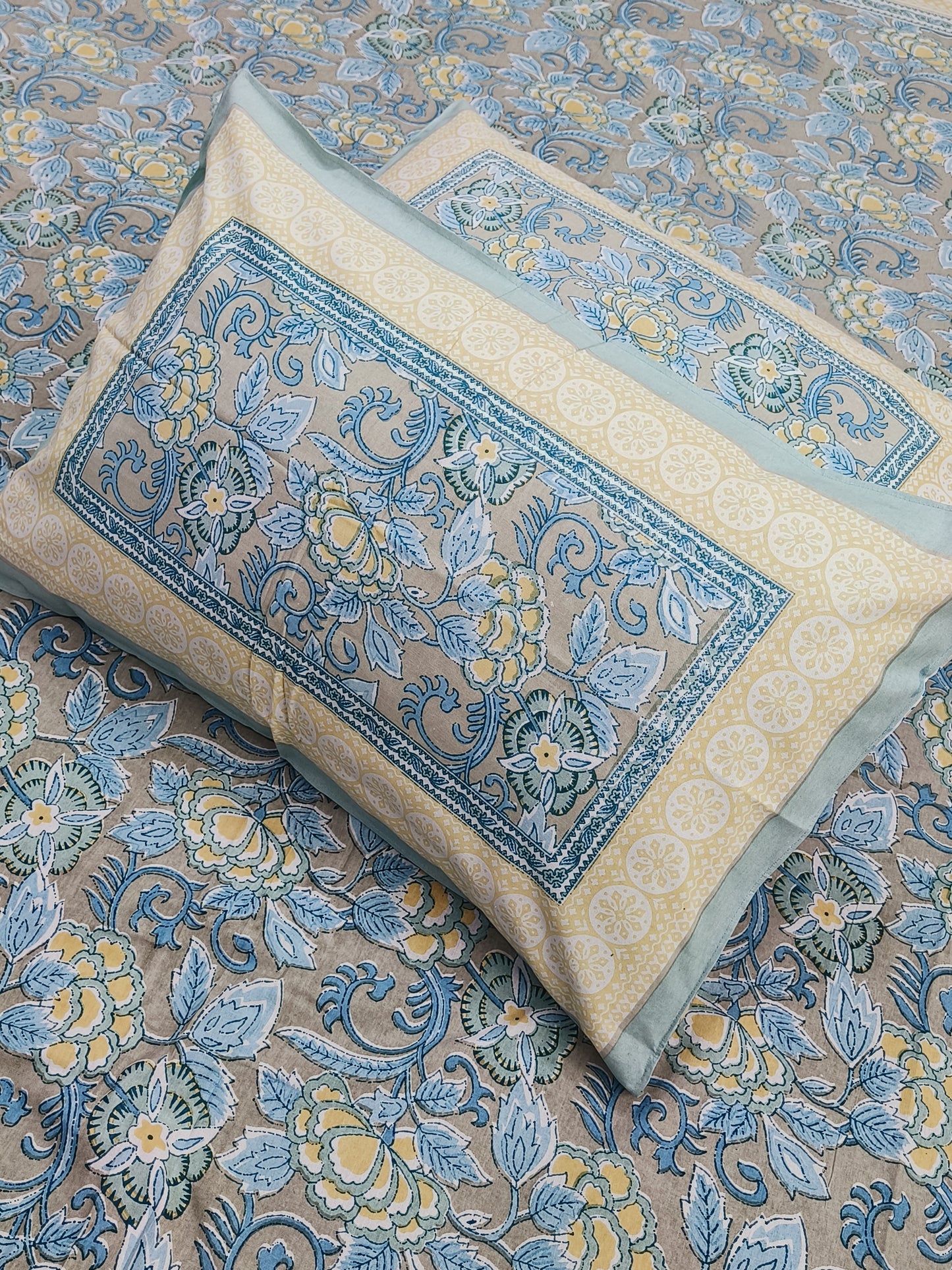 FRESH ARRIVALS Gulbahaar King Size Bedsheets