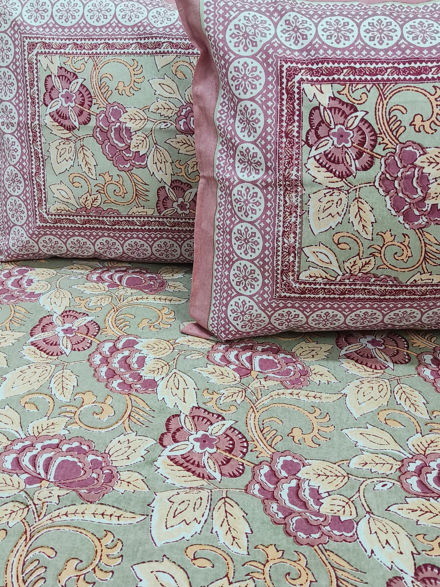 FRESH ARRIVALS Gulbahaar King Size Bedsheets