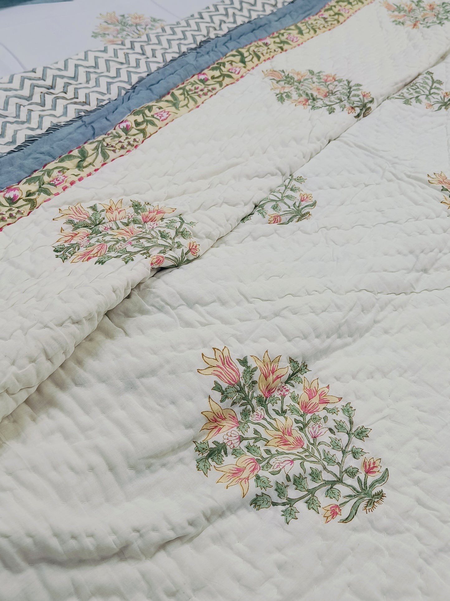 Bedding Sets with Quilts