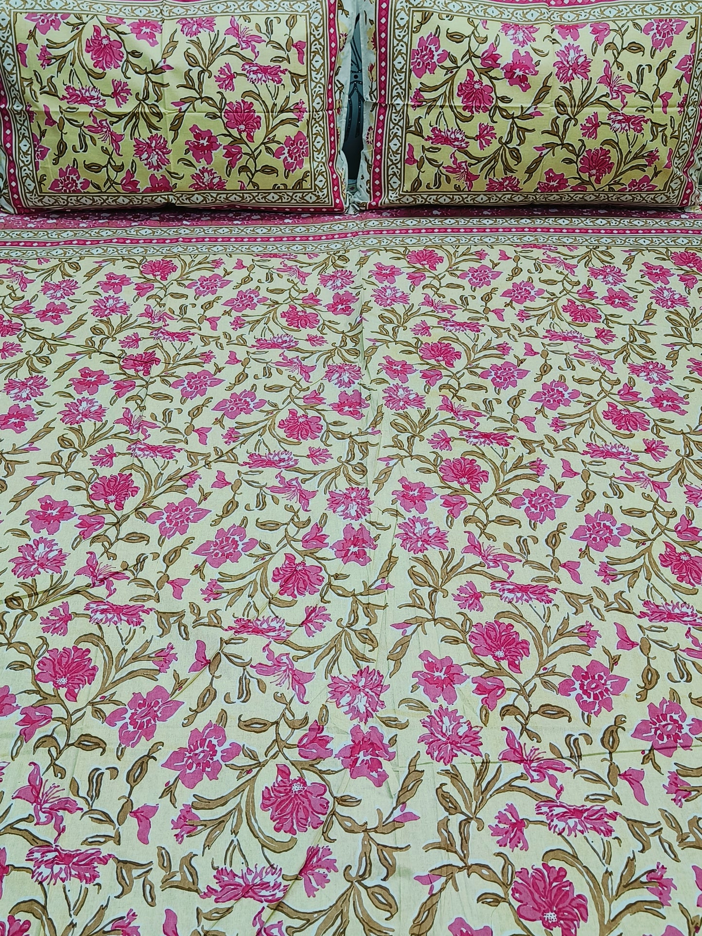 Floral Sadabahaar Bedsheets(Dispatch Time 24 Hours)