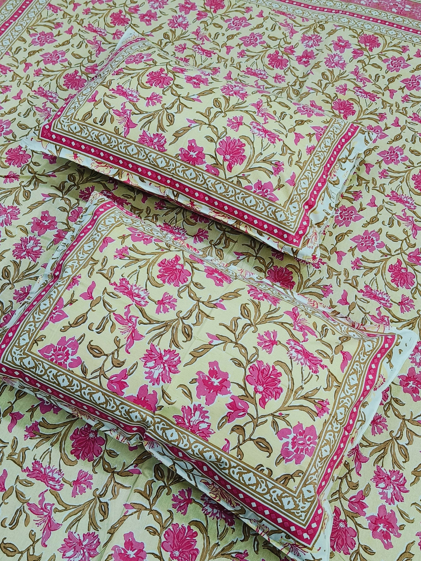 Floral Sadabahaar Bedsheets(Dispatch Time 24 Hours)