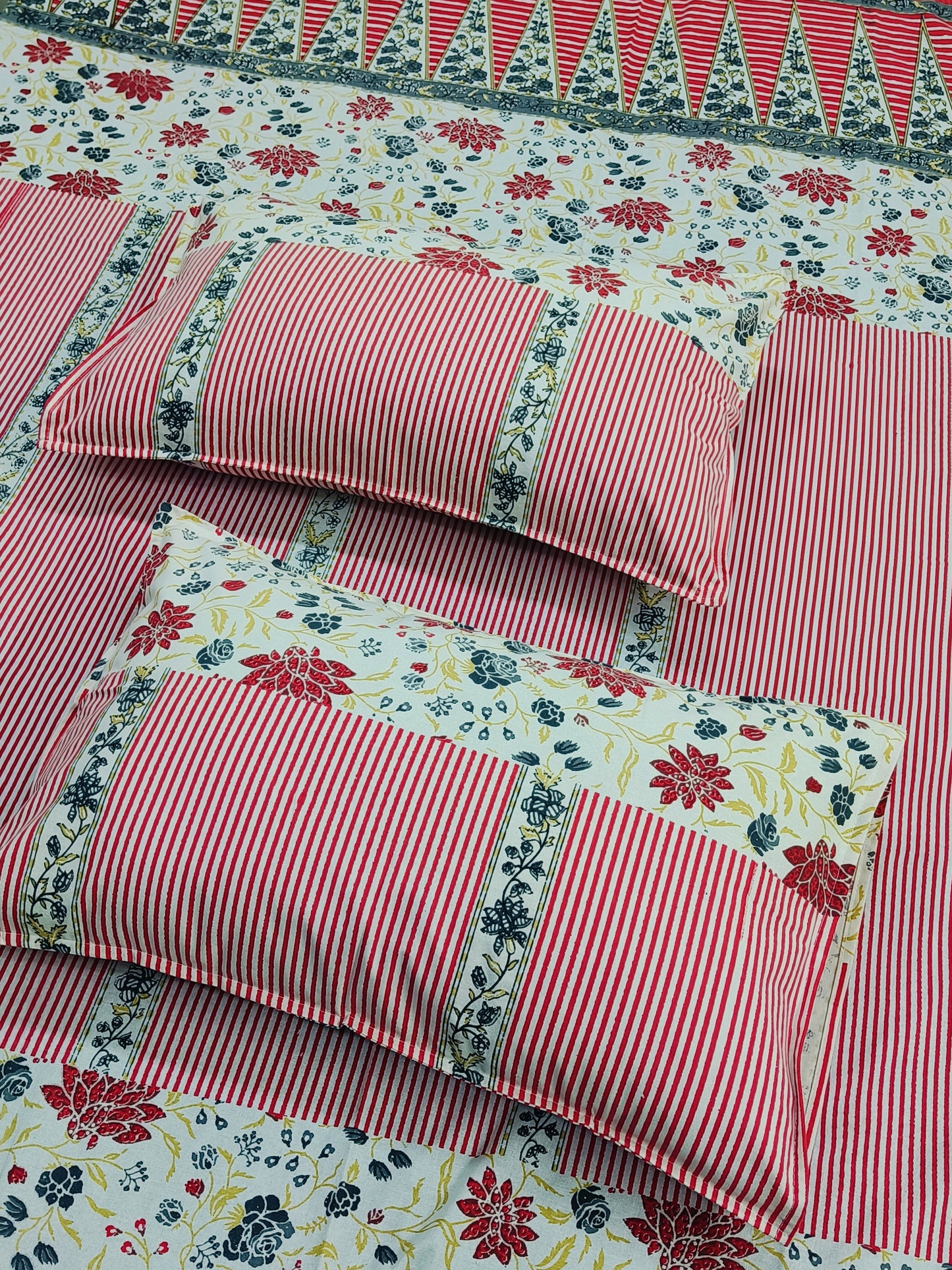 FRESH ARRIVALS Gulbahaar King Size Bedsheets(Dispatch Time 24 Hours)