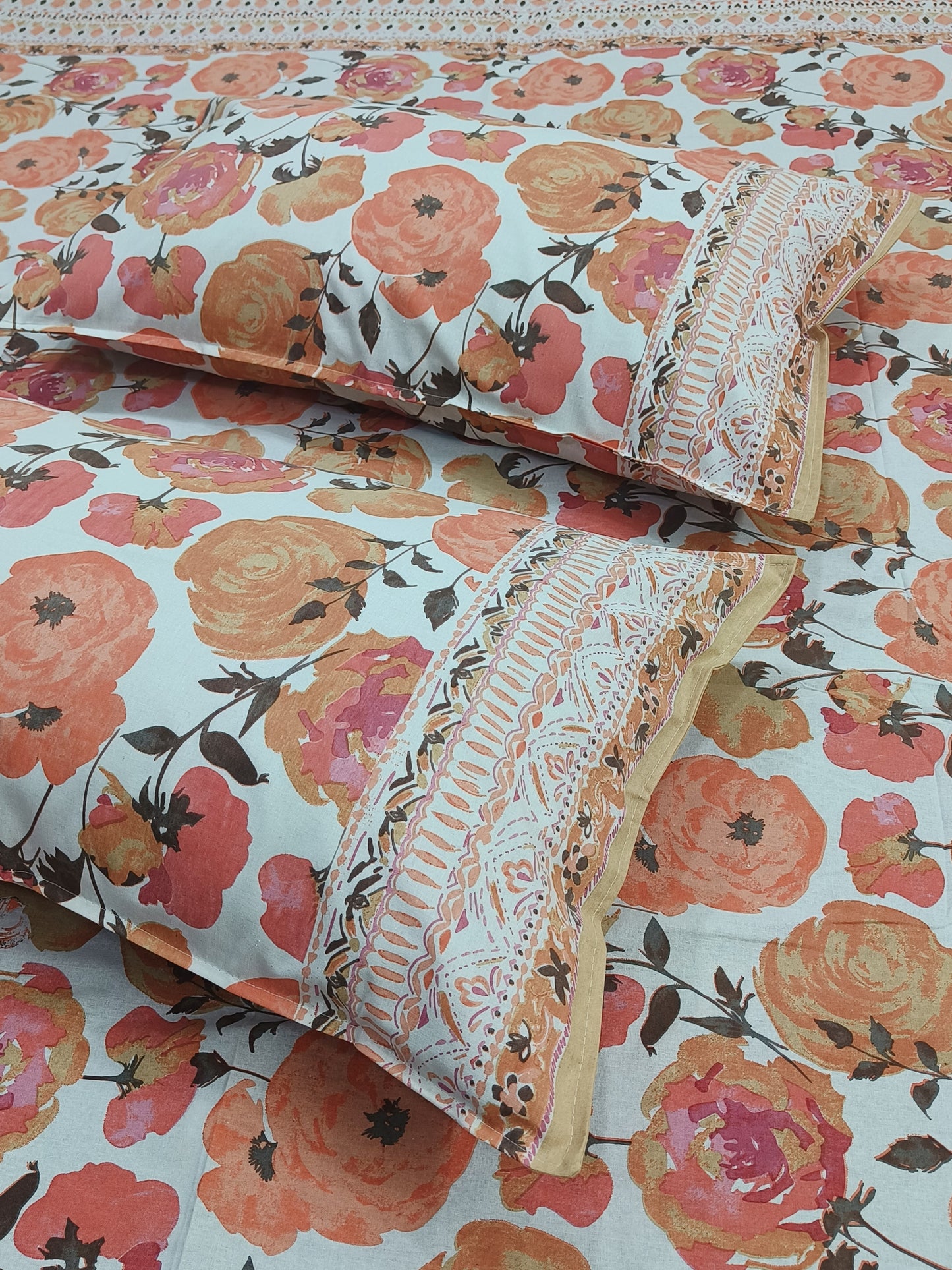 Bedsheet With King Size Pillow Cases