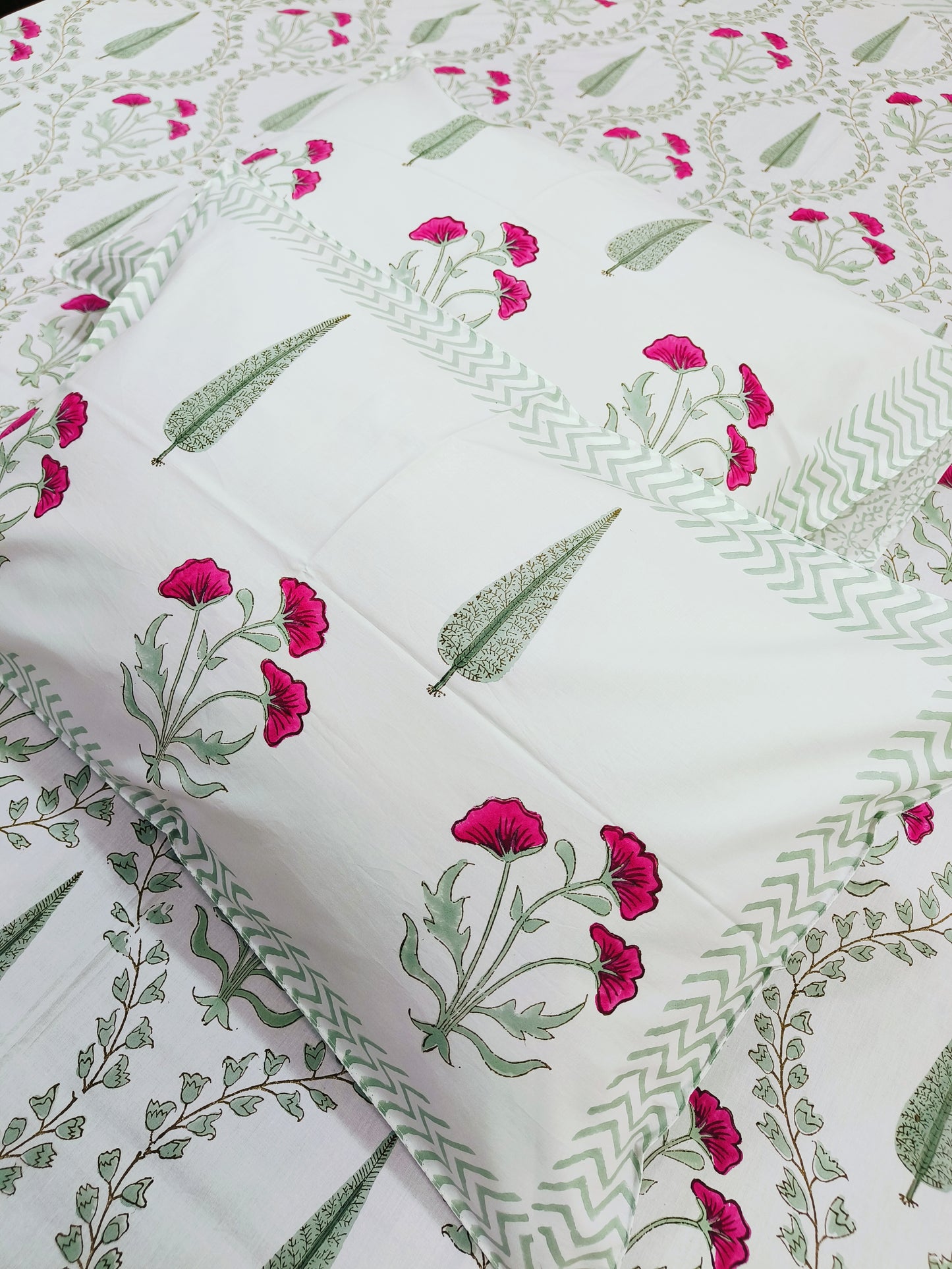 Bedsheet With King Size Pillow Cases