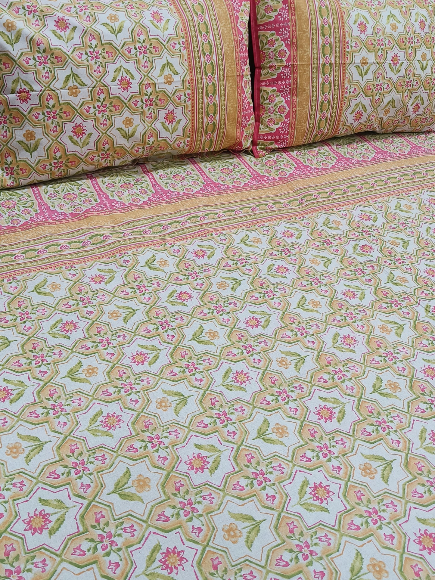 FRESH ARRIVALS Gulbahaar King Size Bedsheets(Dispatch Time 24 Hours)