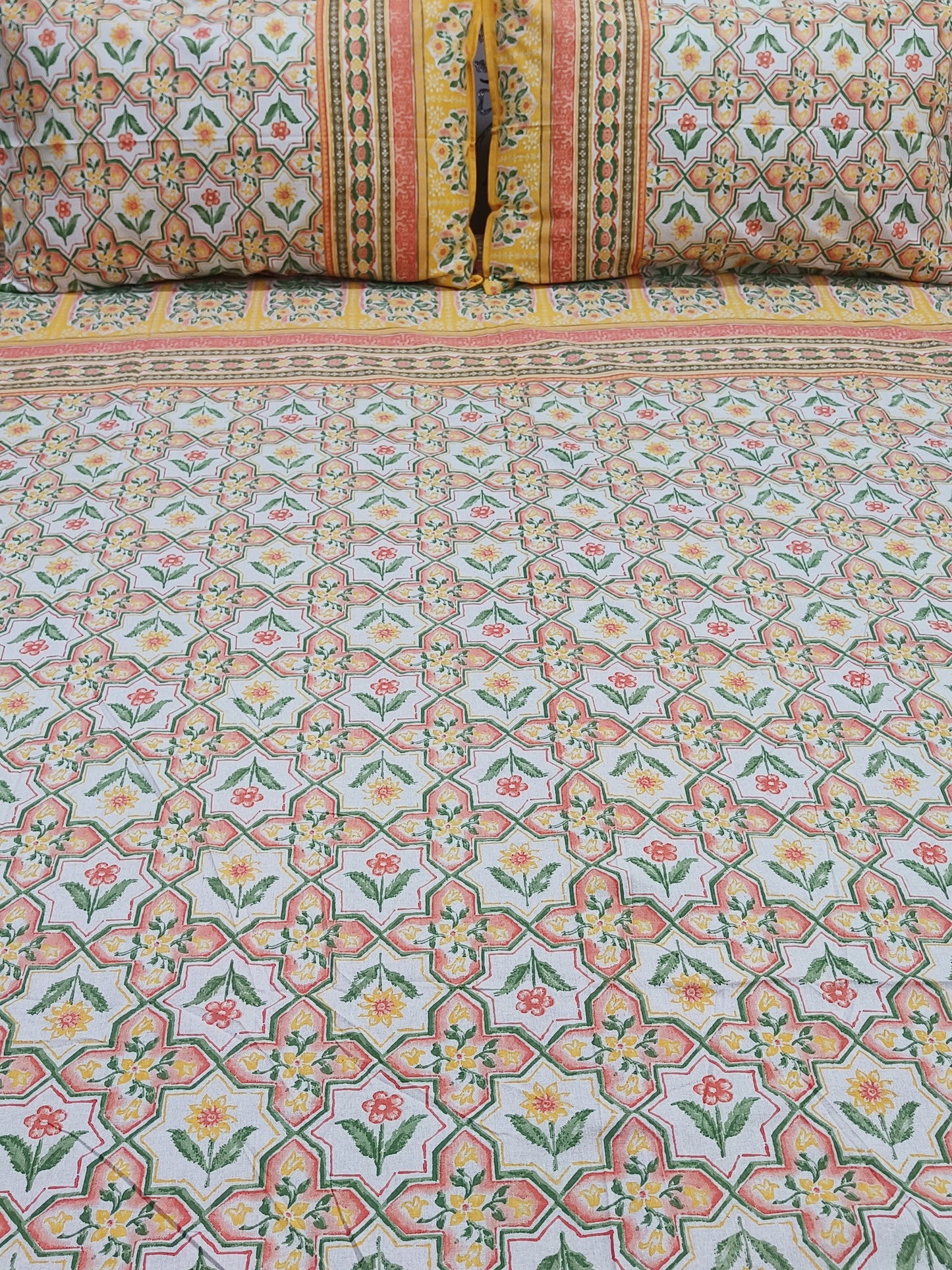 FRESH ARRIVALS Gulbahaar King Size Bedsheets(Dispatch Time 24 Hours)
