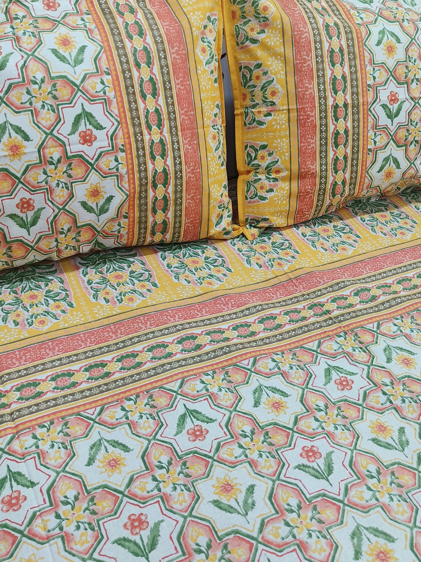 FRESH ARRIVALS Gulbahaar King Size Bedsheets(Dispatch Time 24 Hours)