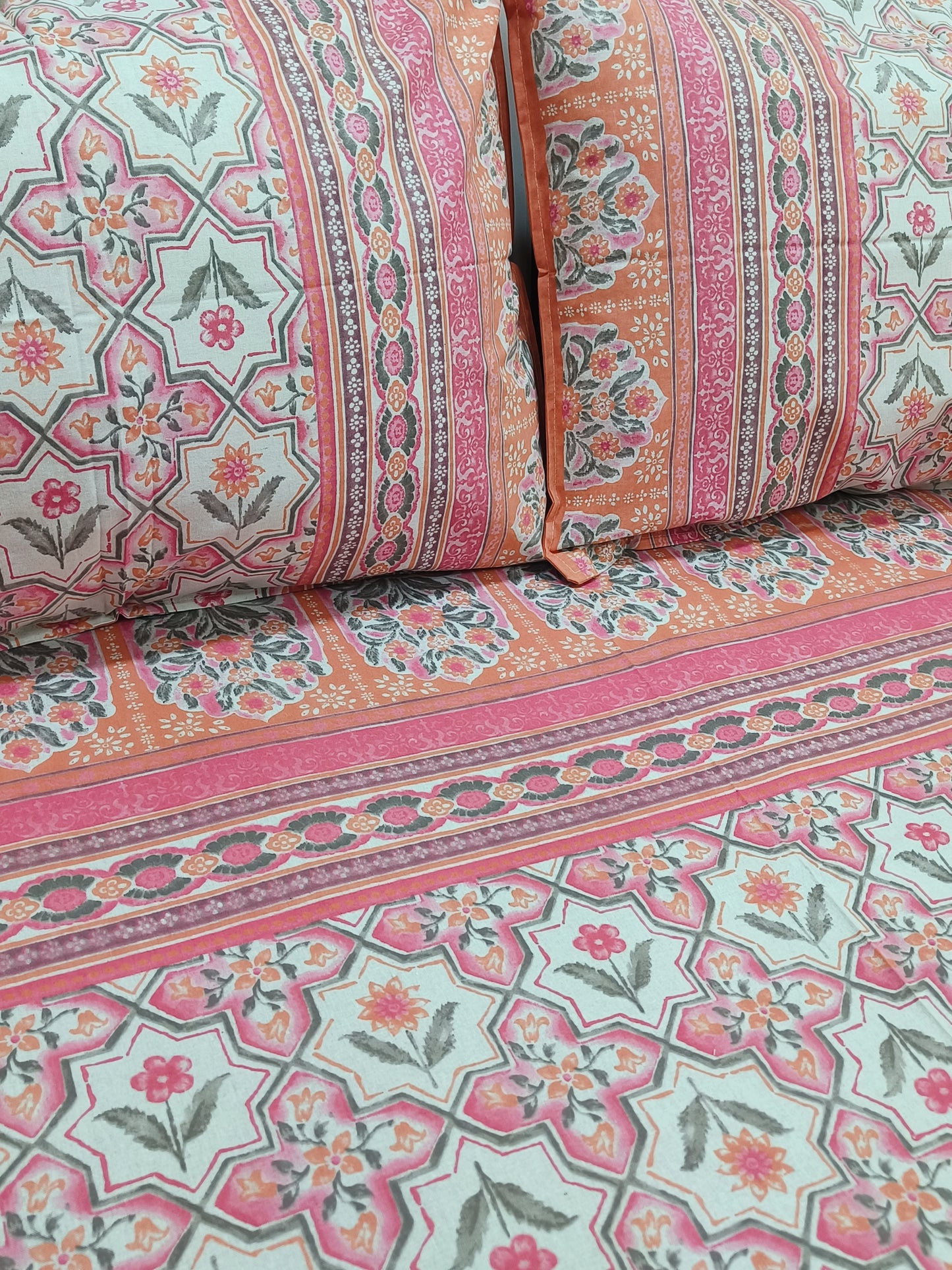 FRESH ARRIVALS Gulbahaar King Size Bedsheets(Dispatch Time 24 Hours)