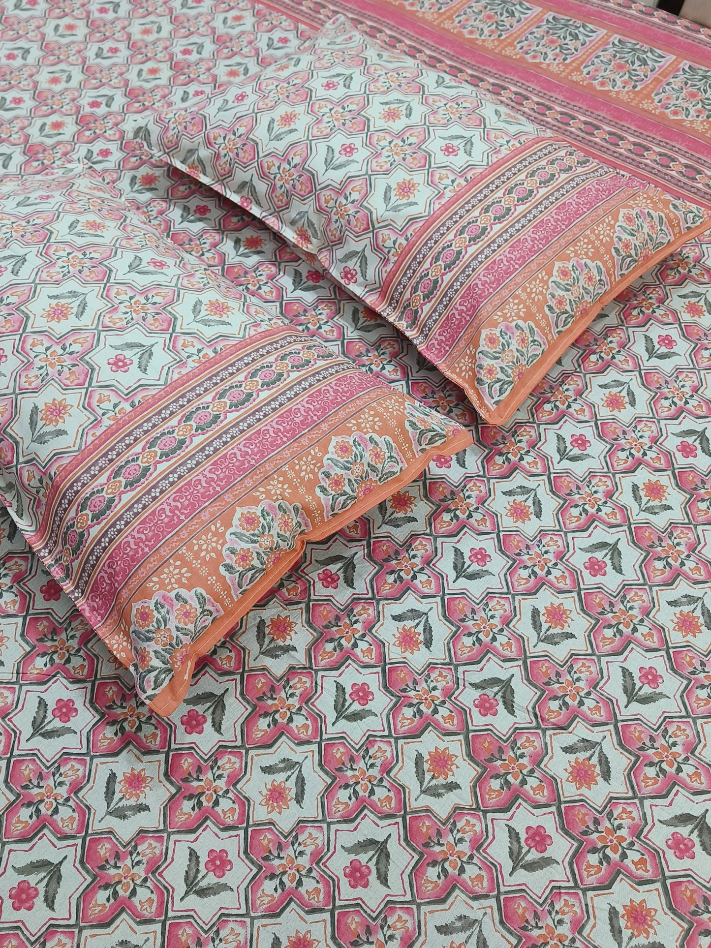 FRESH ARRIVALS Gulbahaar King Size Bedsheets(Dispatch Time 24 Hours)