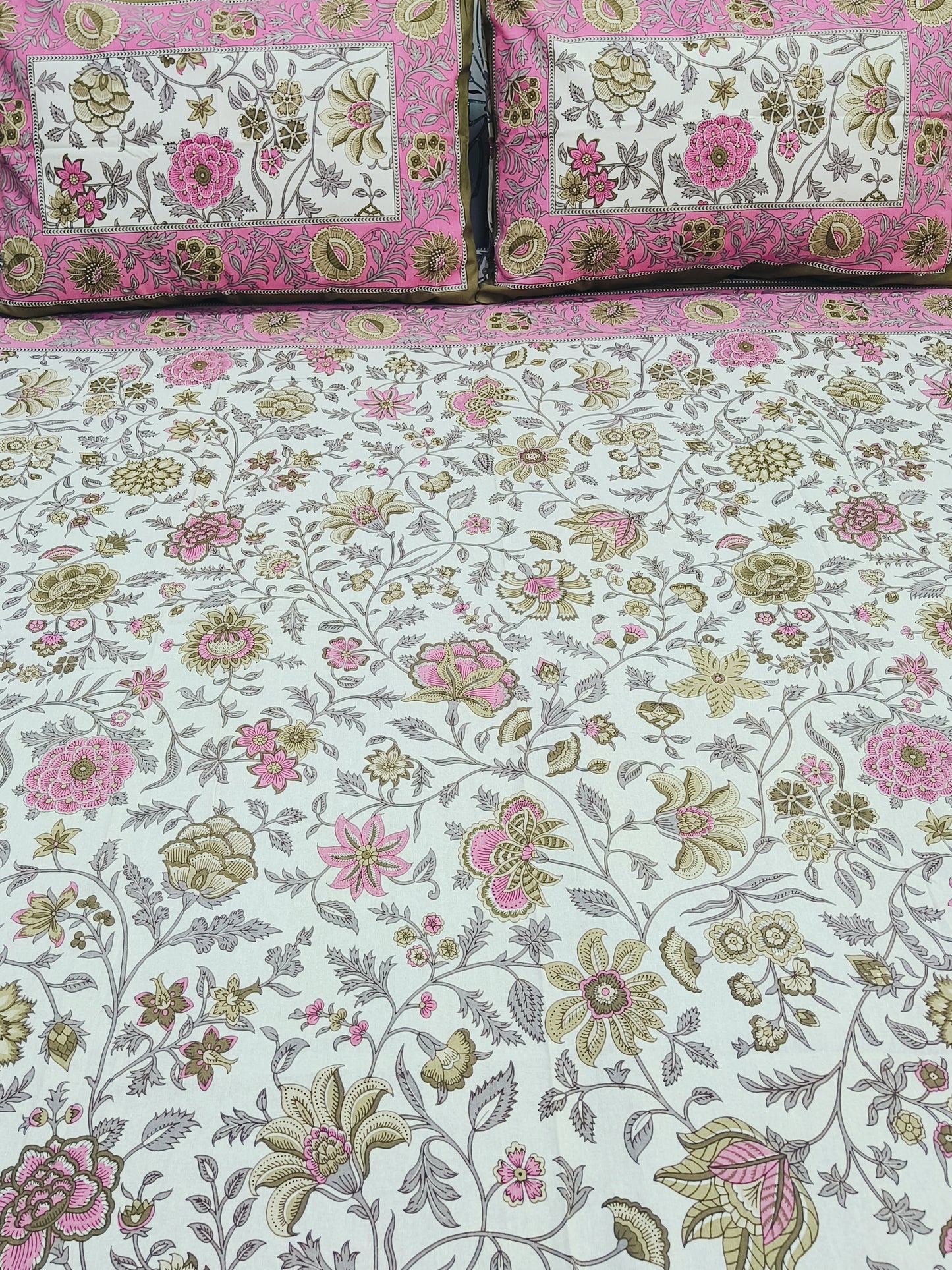 FRESH ARRIVALS Gulbahaar King Size Bedsheets