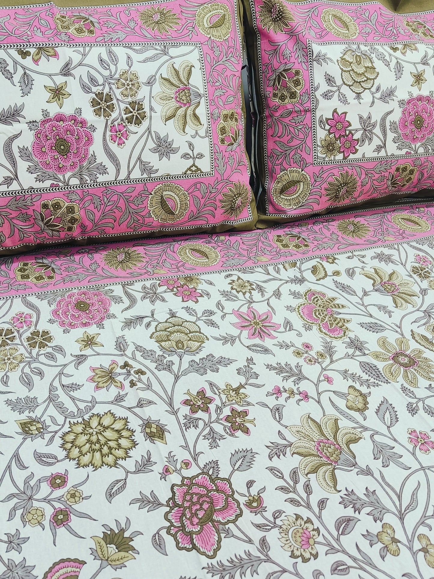 FRESH ARRIVALS Gulbahaar King Size Bedsheets