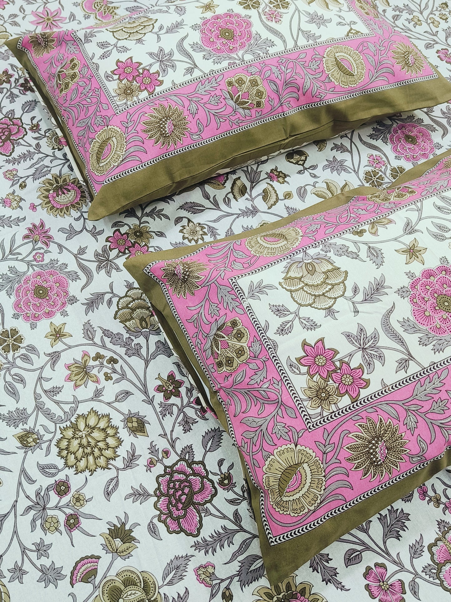 FRESH ARRIVALS Gulbahaar King Size Bedsheets