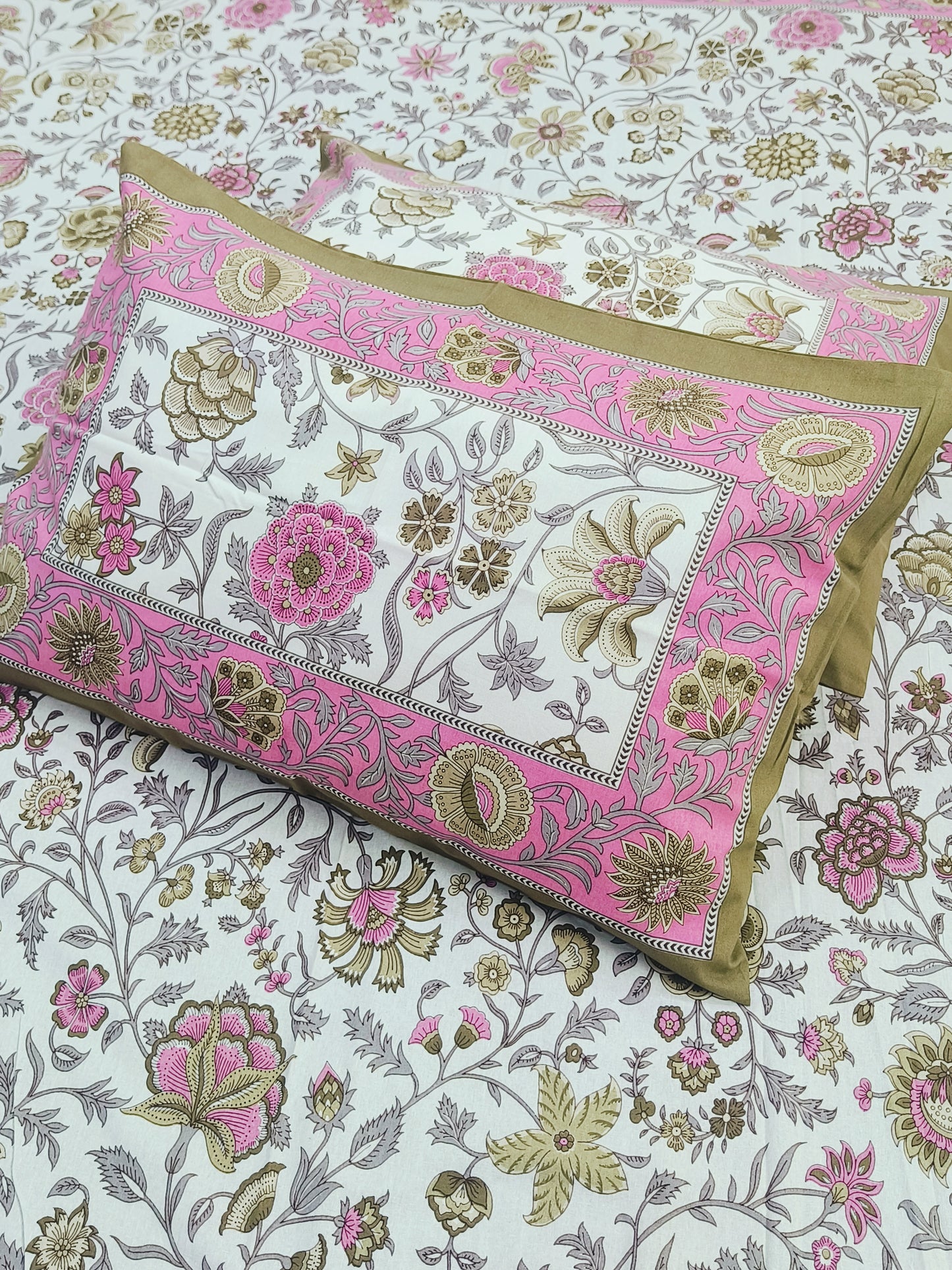 FRESH ARRIVALS Gulbahaar King Size Bedsheets