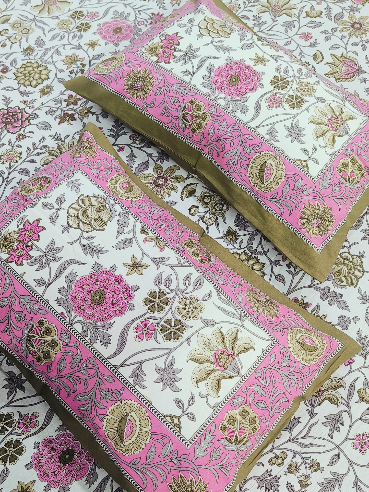 FRESH ARRIVALS Gulbahaar King Size Bedsheets