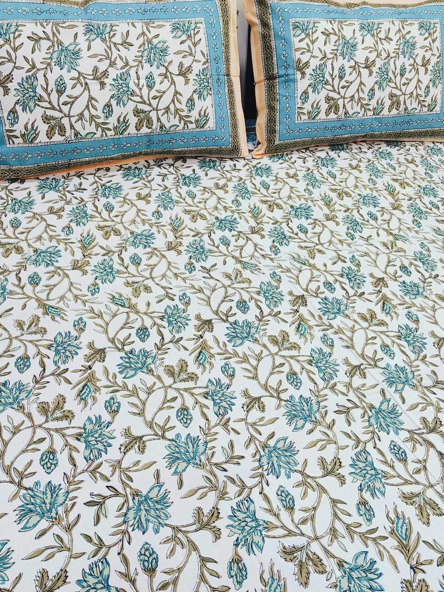 FRESH ARRIVALS Gulbahaar King Size Bedsheets
