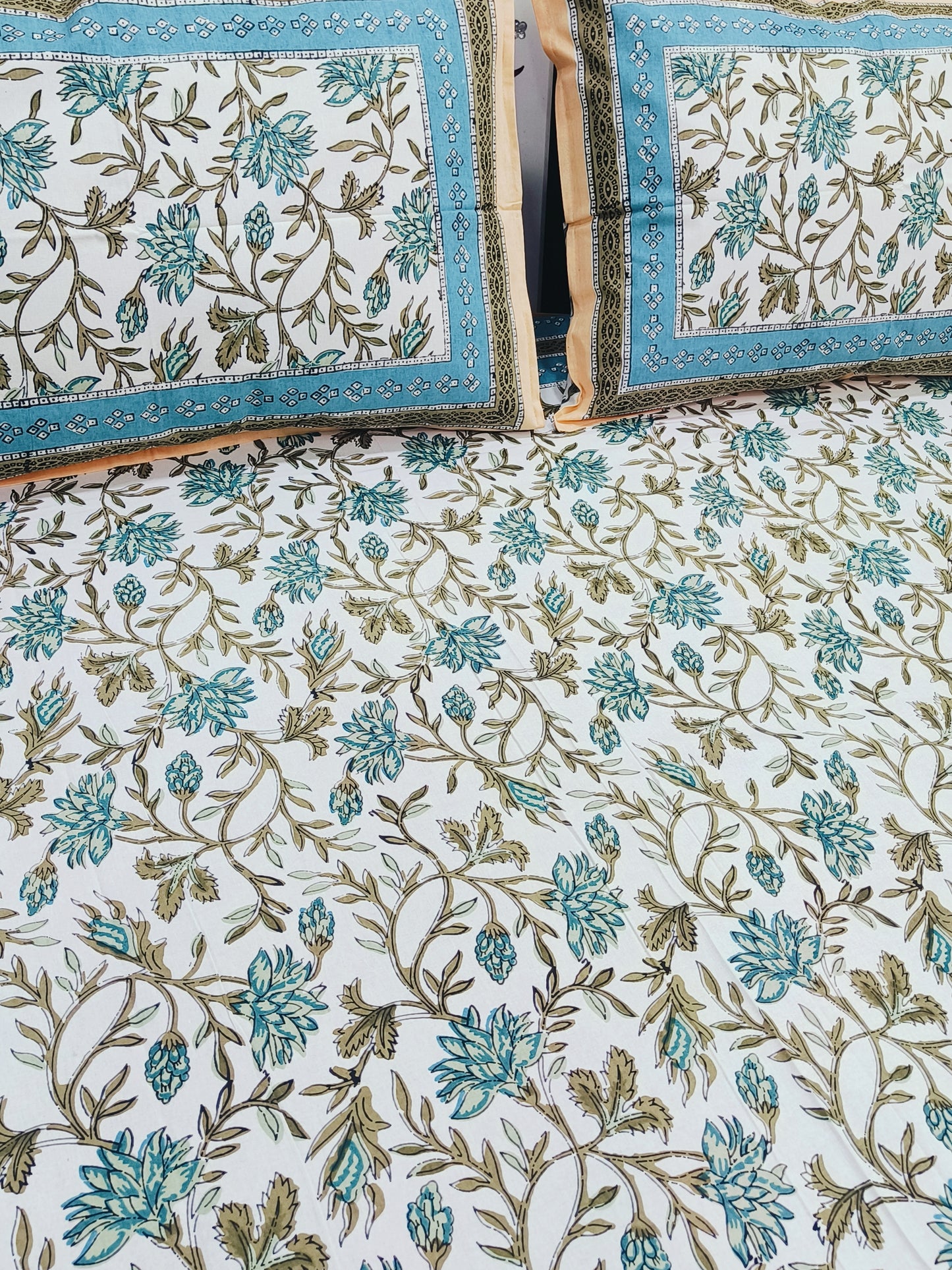 FRESH ARRIVALS Gulbahaar King Size Bedsheets