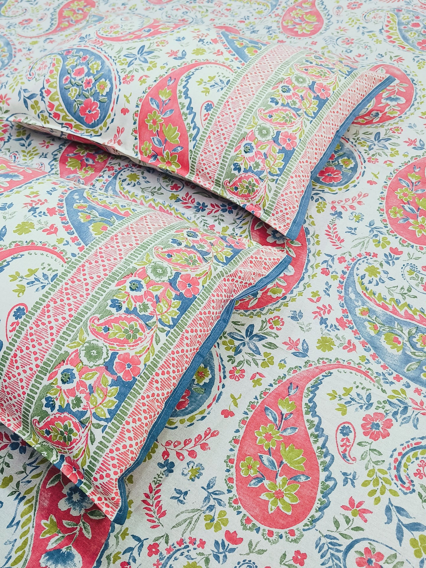FRESH ARRIVALS Gulbahaar King Size Bedsheets(Dispatch Time 24 Hours)
