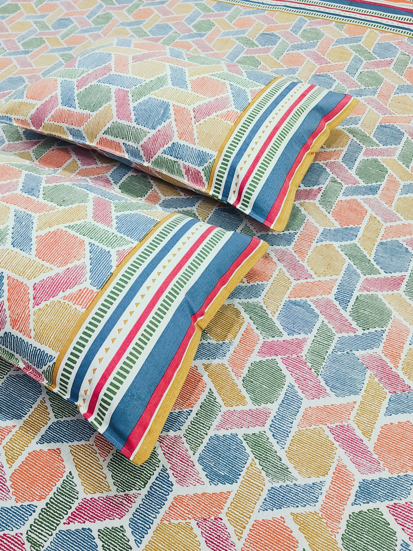 FRESH ARRIVALS Gulbahaar King Size Bedsheets(Dispatch Time 24 Hours)